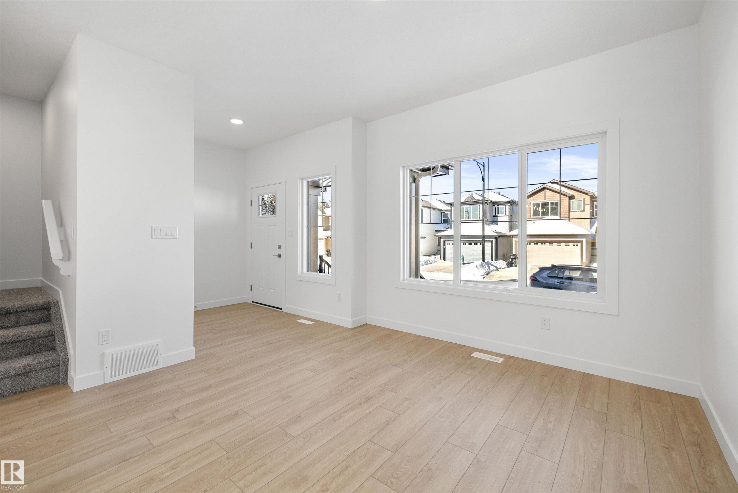20711 43 Avenue Nw, Edmonton, AB - Indoor Photo Showing Other Room