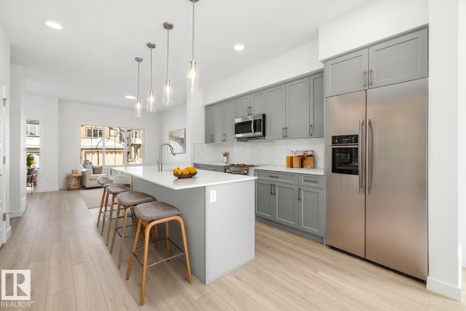 20715 43 Avenue Nw, Edmonton, AB - Indoor Photo Showing Kitchen With Upgraded Kitchen