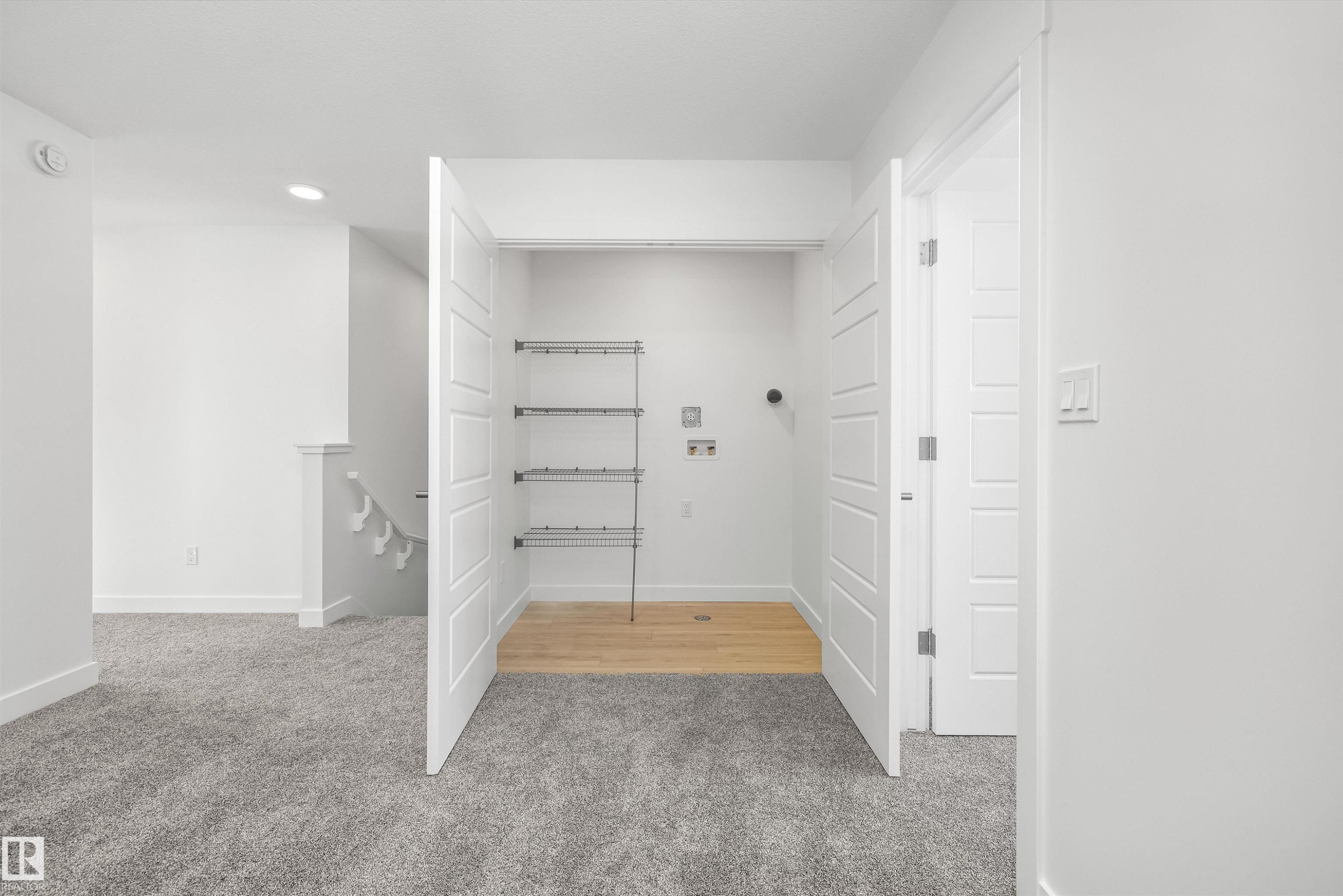 20715 43 Avenue Nw, Edmonton, AB - Indoor Photo Showing Other Room