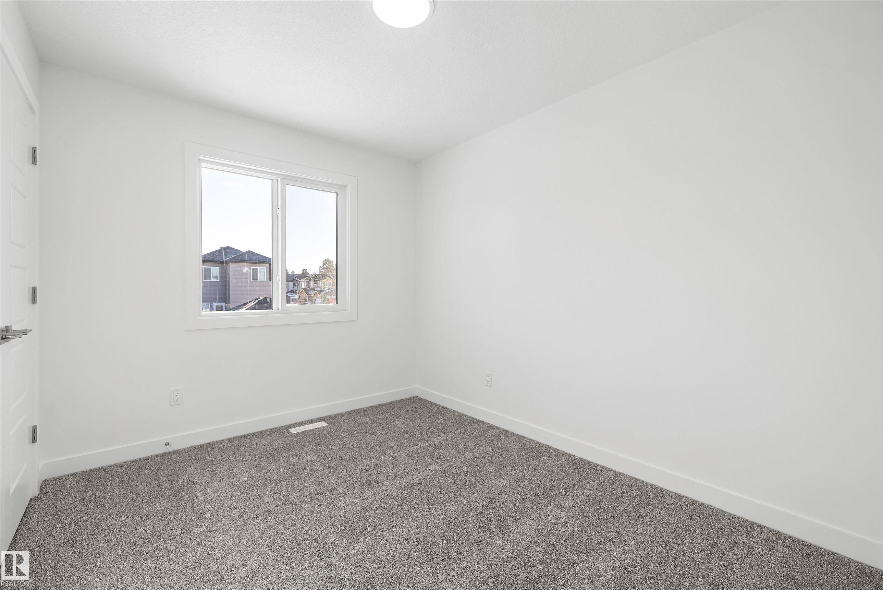 20715 43 Avenue Nw, Edmonton, AB - Indoor Photo Showing Other Room