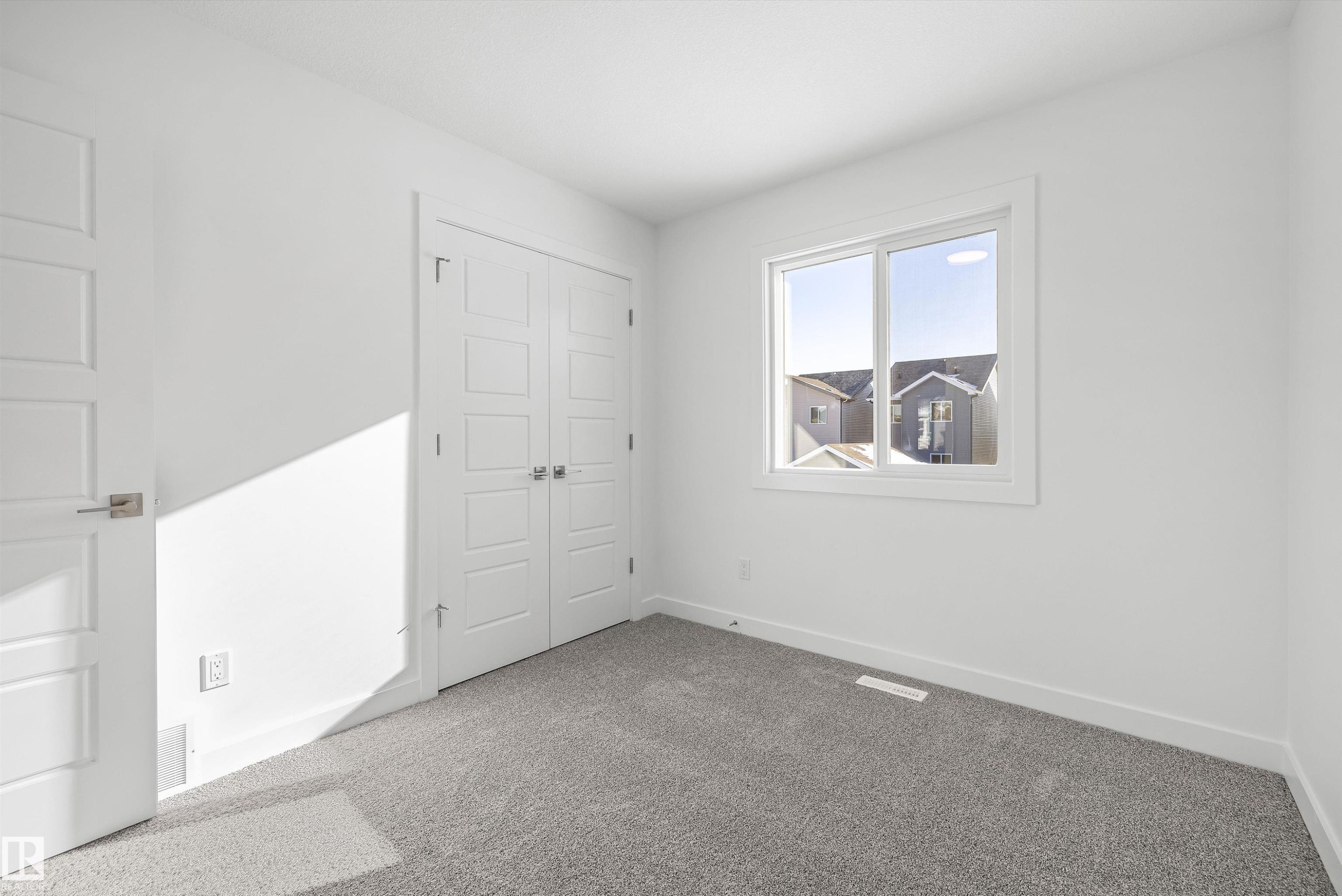 20715 43 Avenue Nw, Edmonton, AB - Indoor Photo Showing Other Room