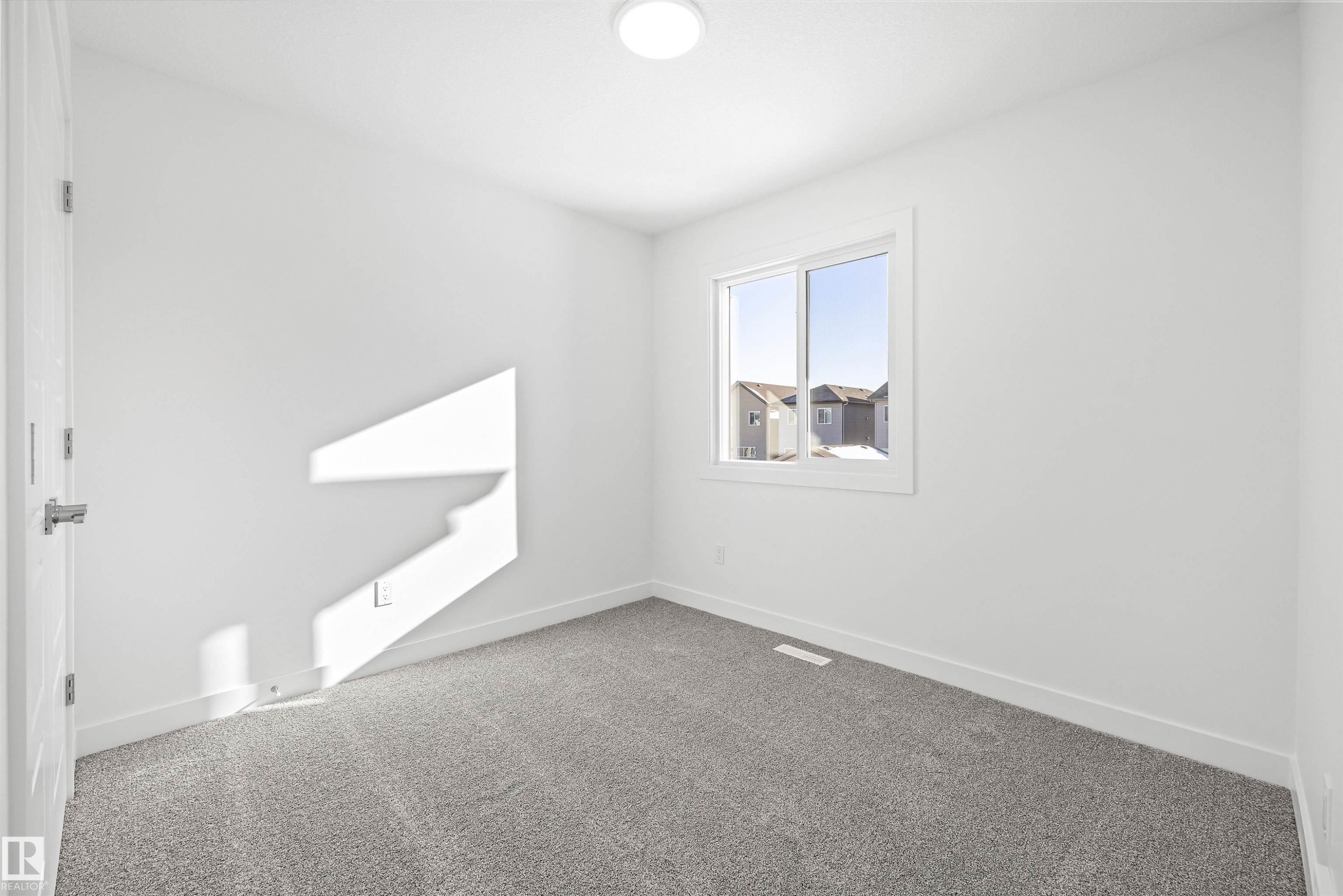 20715 43 Avenue Nw, Edmonton, AB - Indoor Photo Showing Other Room