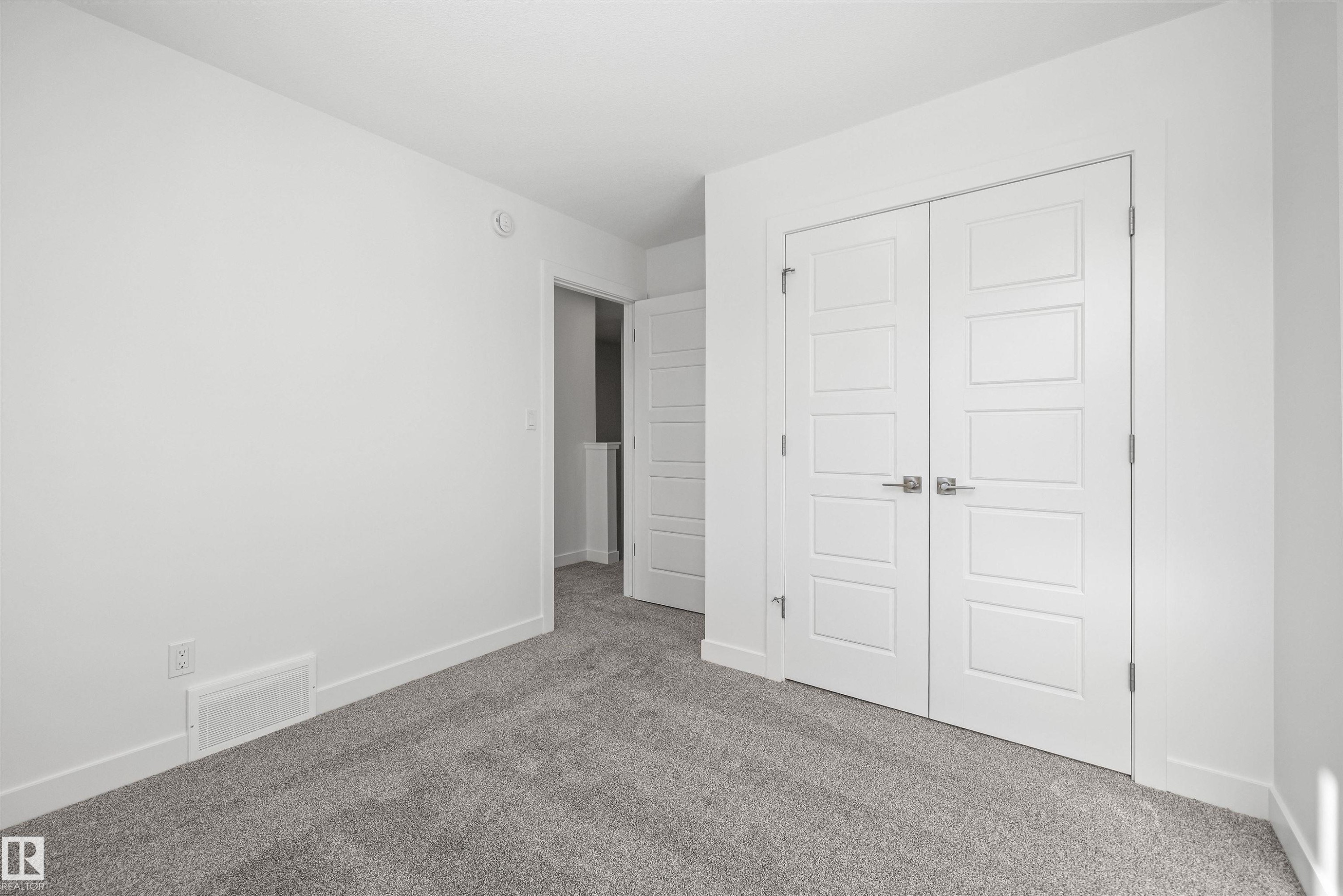 20715 43 Avenue Nw, Edmonton, AB - Indoor Photo Showing Other Room