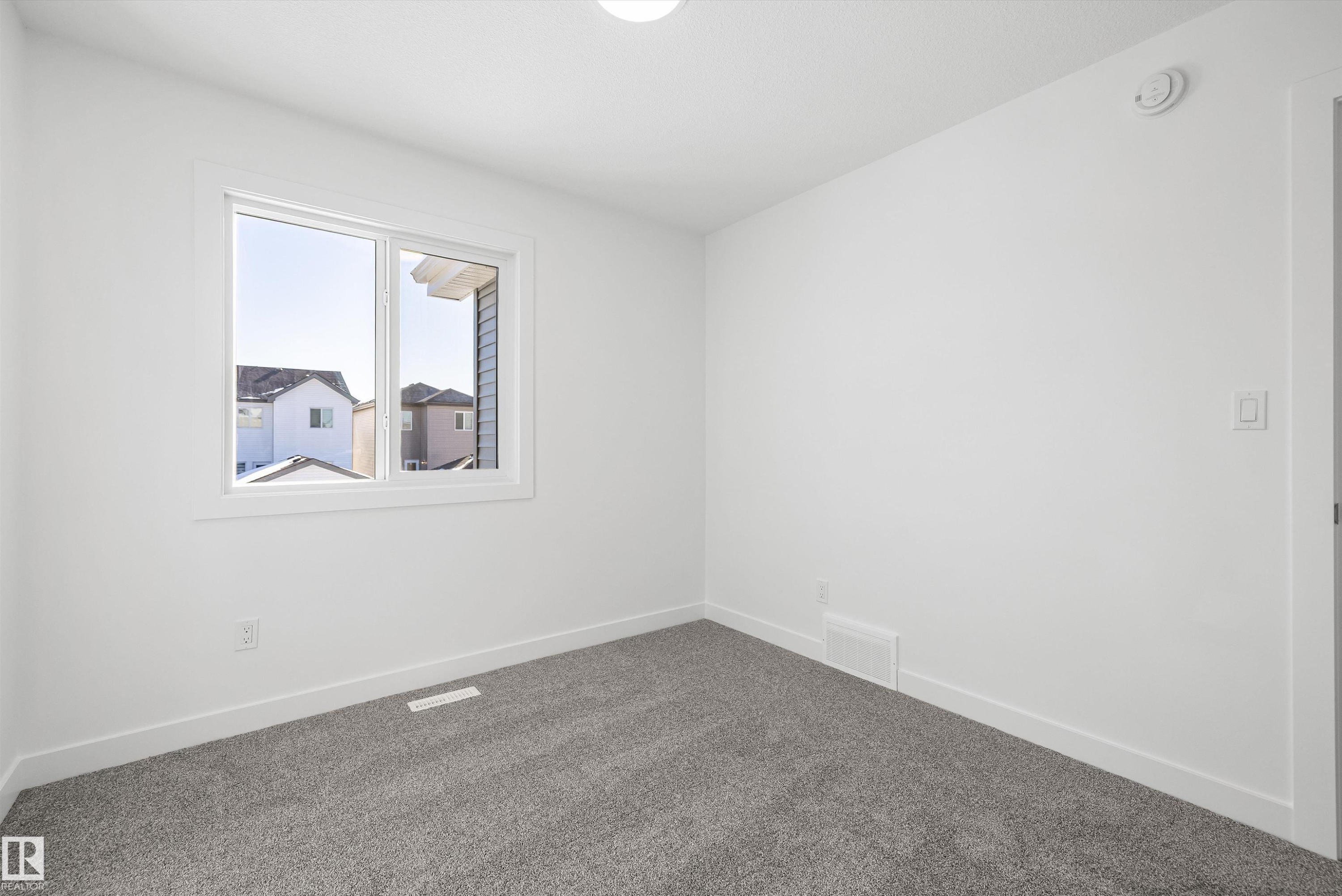 20715 43 Avenue Nw, Edmonton, AB - Indoor Photo Showing Other Room