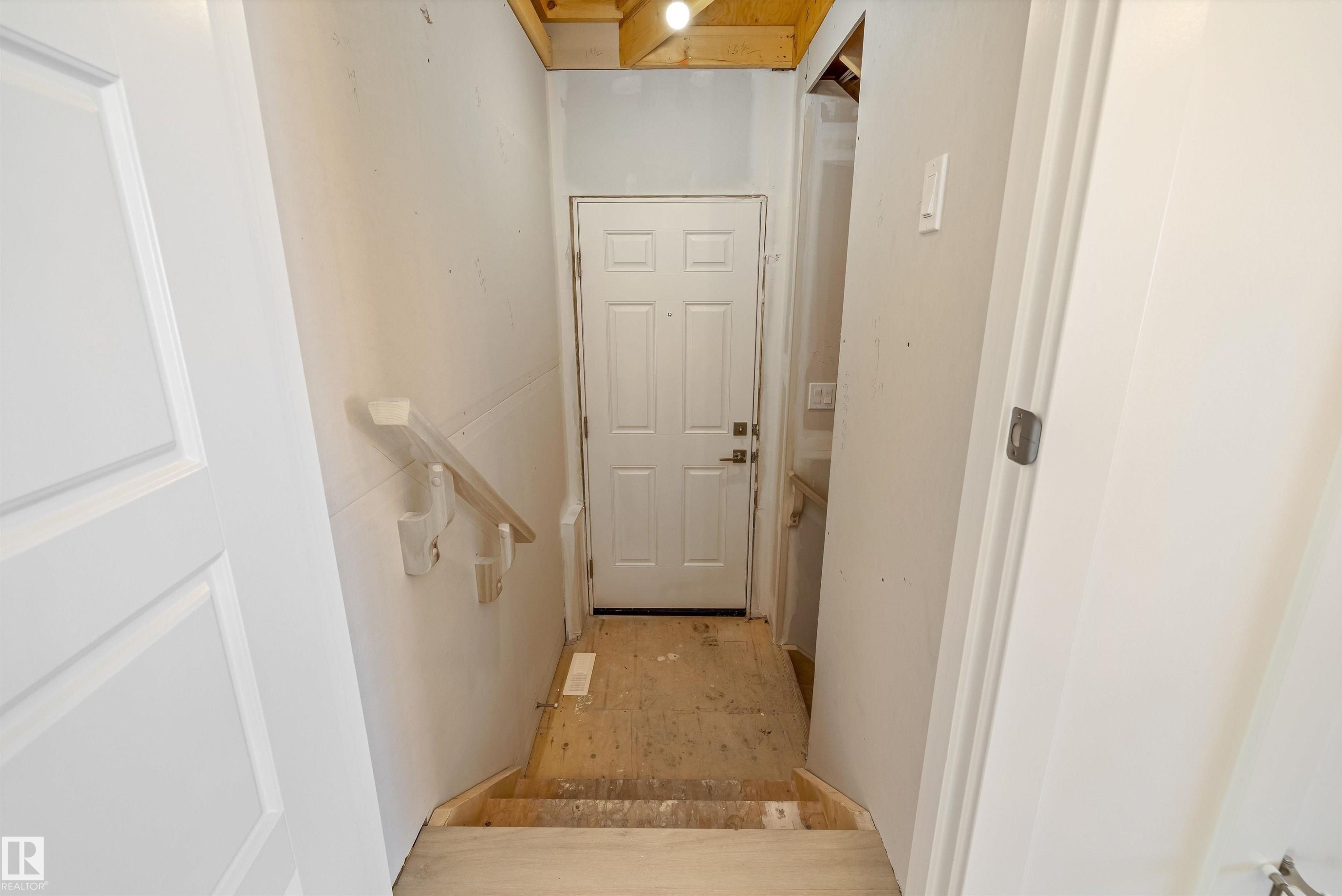 20715 43 Avenue Nw, Edmonton, AB - Indoor Photo Showing Other Room
