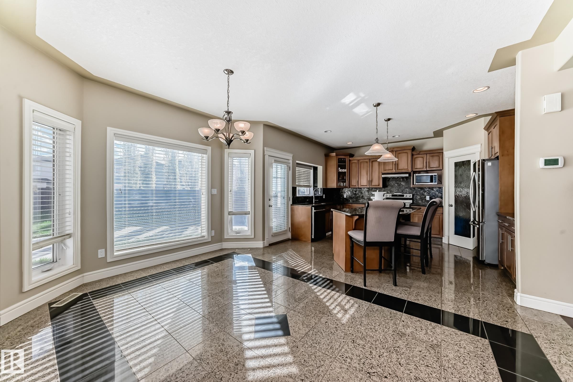 16104 136 Street Nw, Edmonton, AB - Indoor