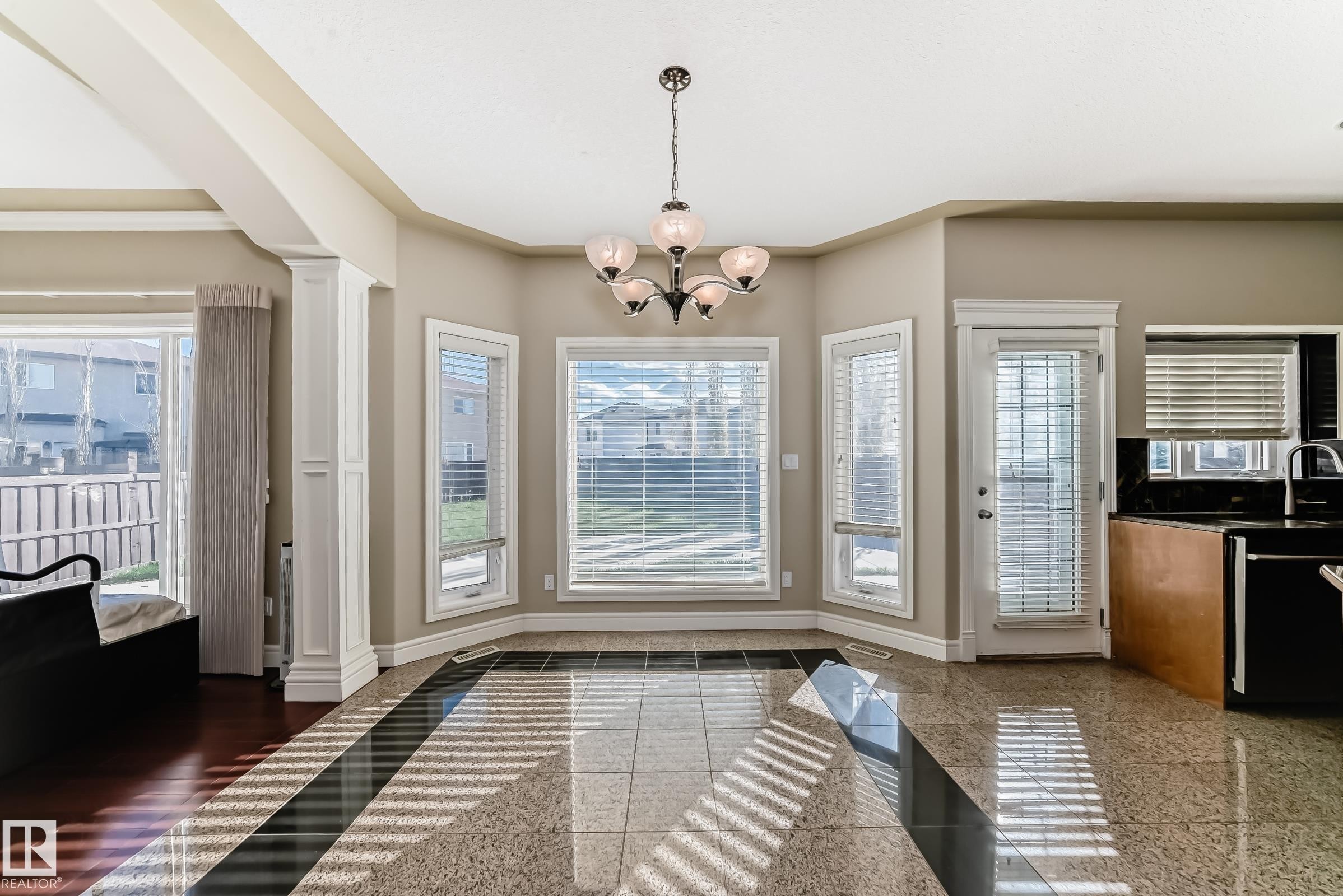 16104 136 Street Nw, Edmonton, AB - Indoor Photo Showing Other Room