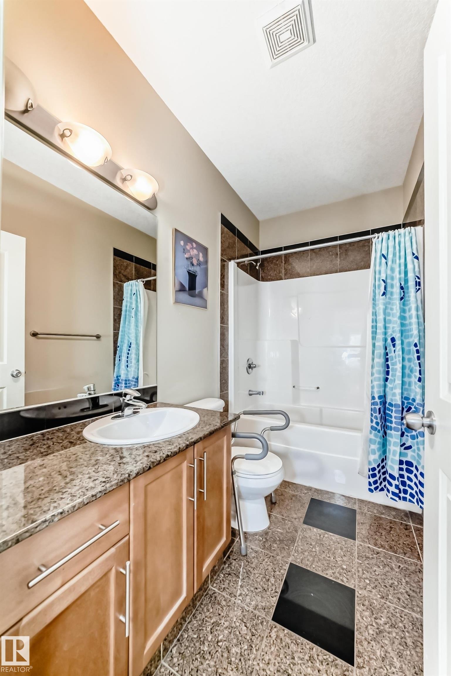 16104 136 Street Nw, Edmonton, AB - Indoor Photo Showing Bathroom