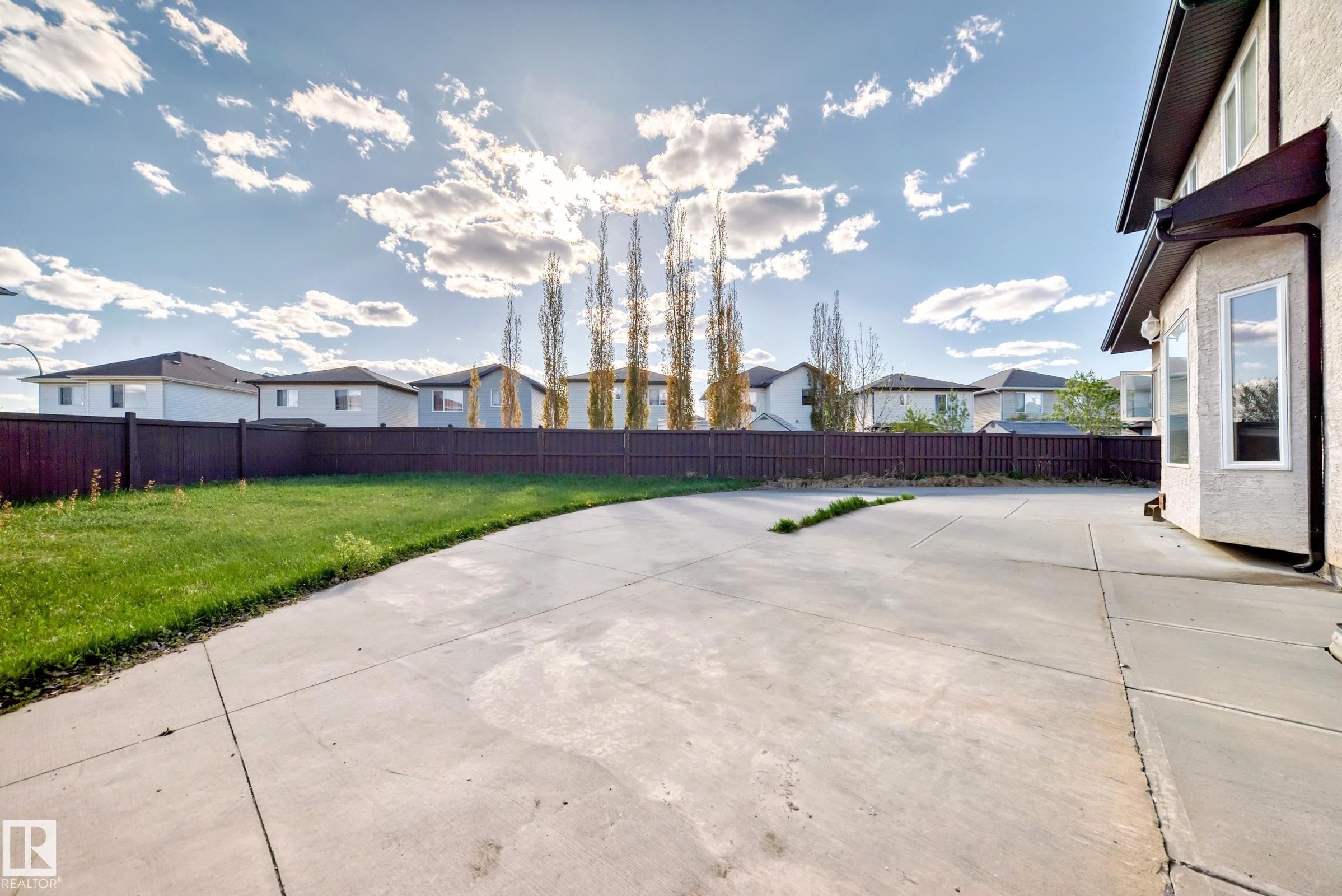 16104 136 Street Nw, Edmonton, AB - Outdoor