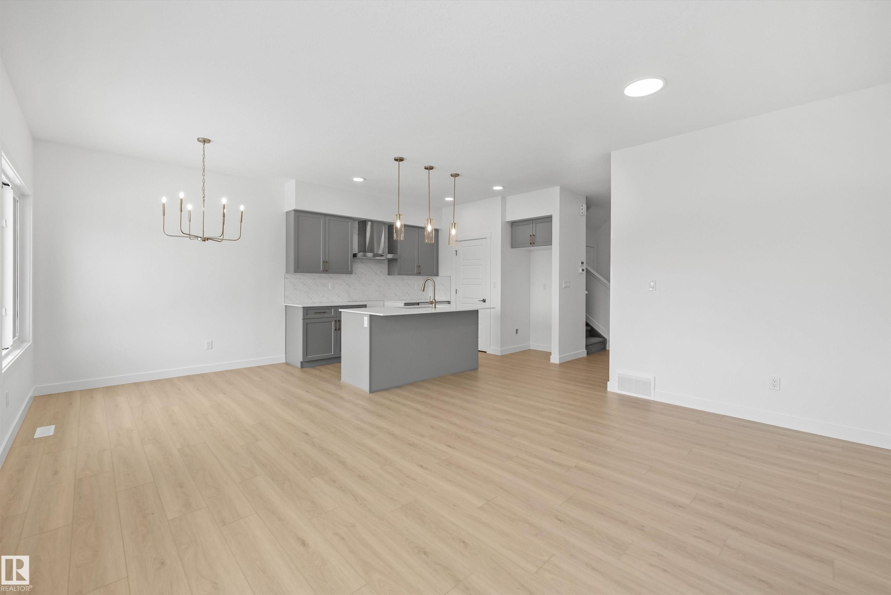 8704 183 Avenue, Edmonton, AB - Indoor Photo Showing Kitchen