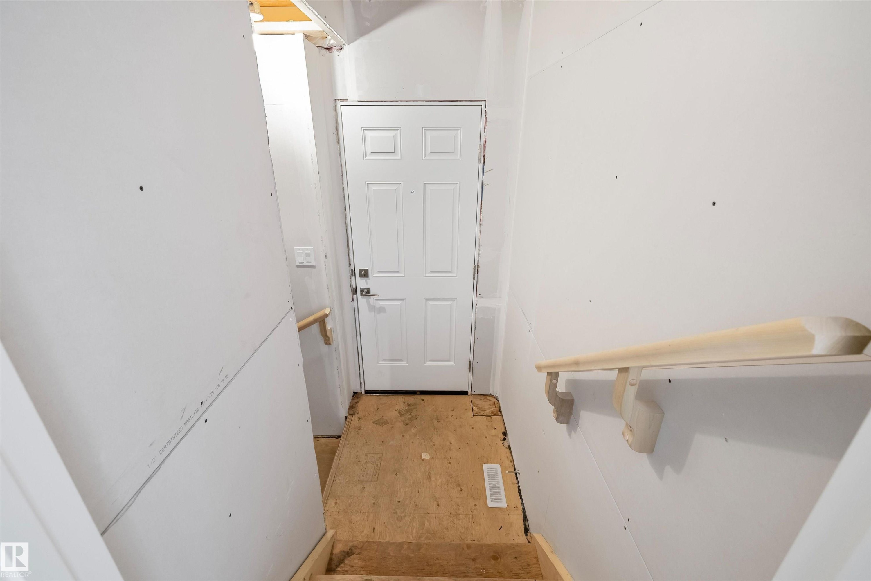 8704 183 Avenue, Edmonton, AB - Indoor Photo Showing Other Room