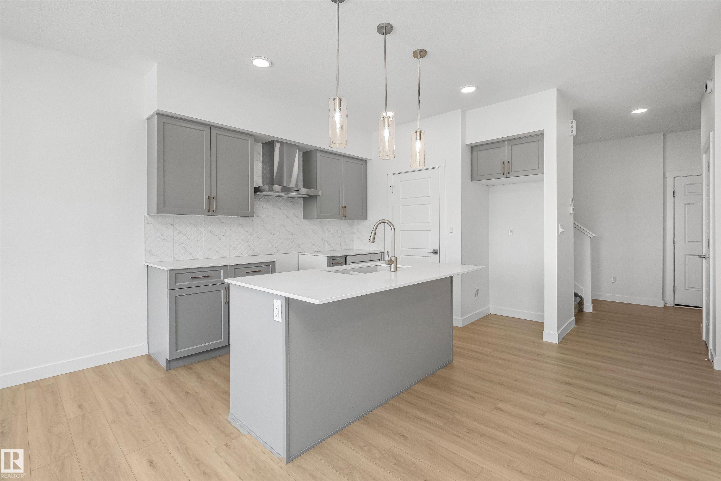 8704 183 Avenue, Edmonton, AB - Indoor Photo Showing Kitchen With Upgraded Kitchen