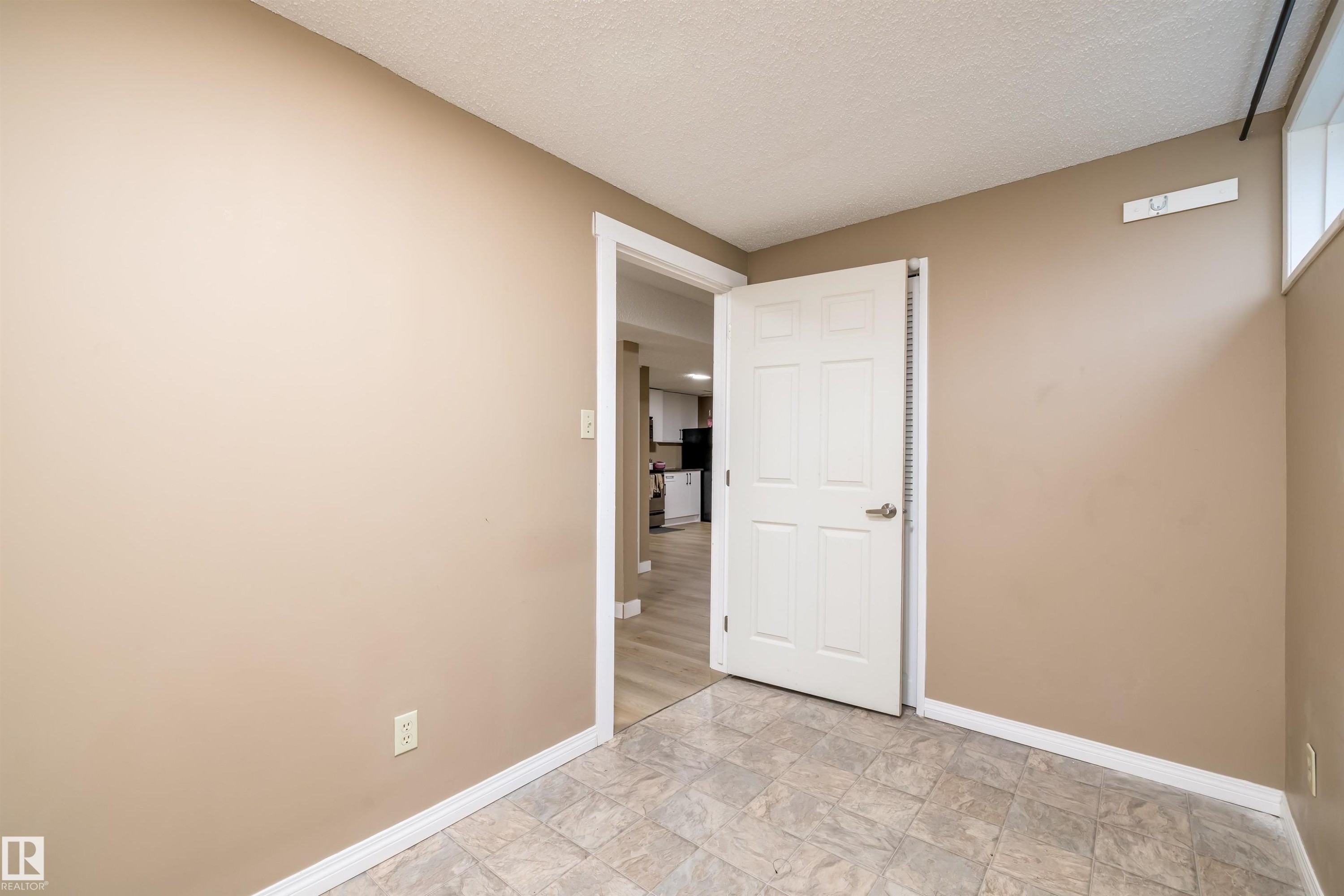 3620 42A Avenue, Edmonton, AB - Indoor Photo Showing Other Room