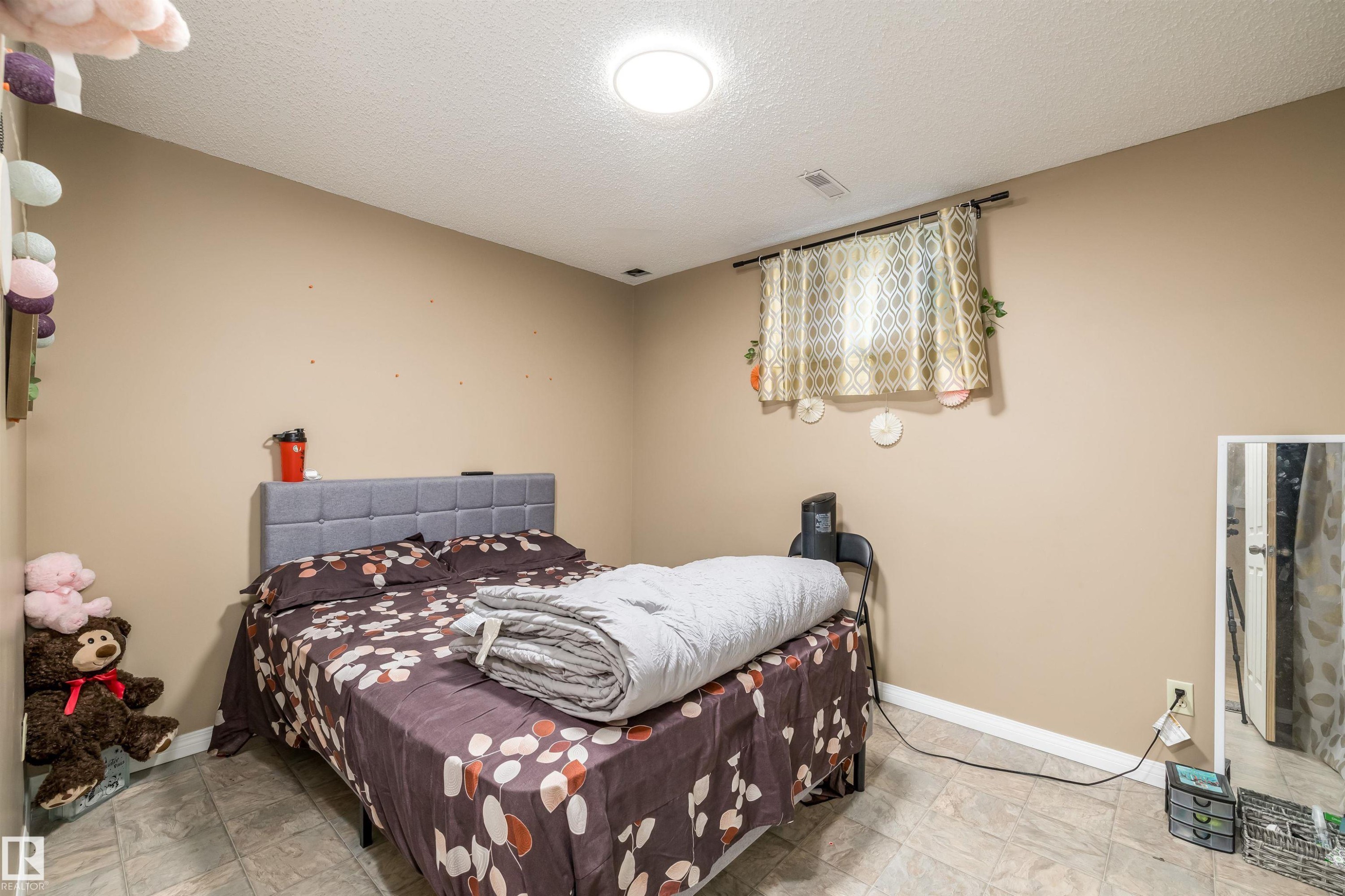 3620 42A Avenue, Edmonton, AB - Indoor Photo Showing Bedroom