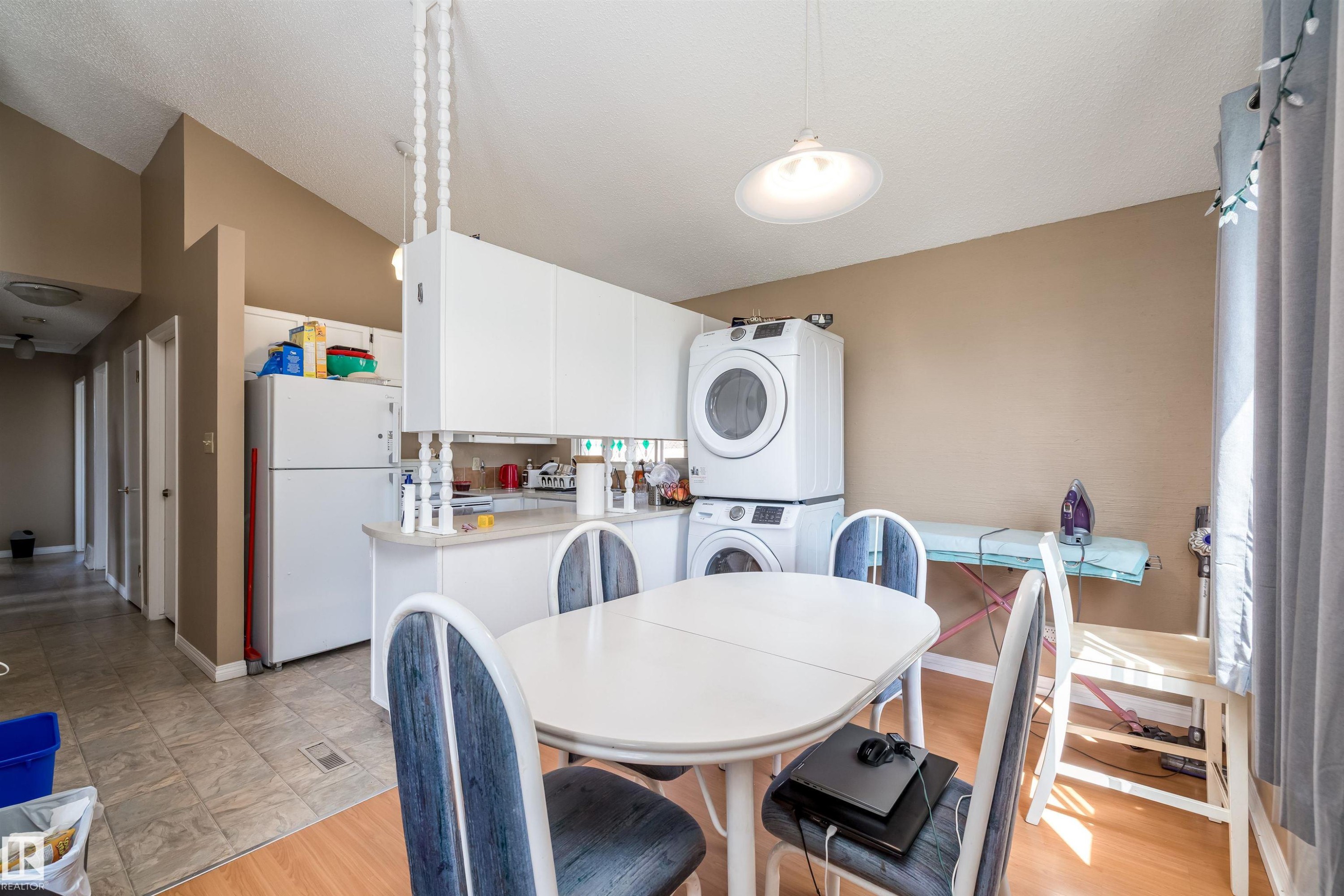3620 42A Avenue, Edmonton, AB - Indoor Photo Showing Dining Room