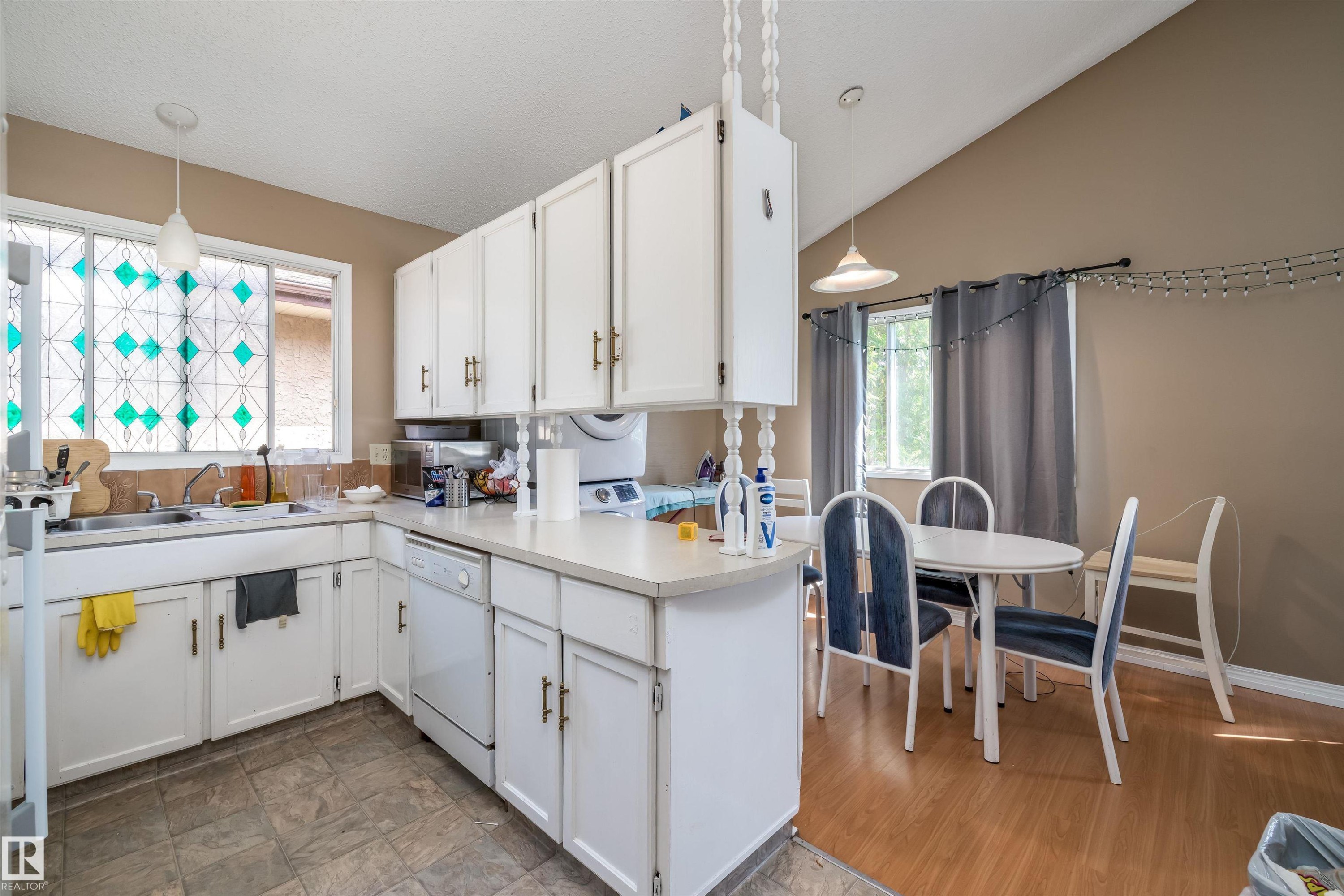 3620 42A Avenue, Edmonton, AB - Indoor