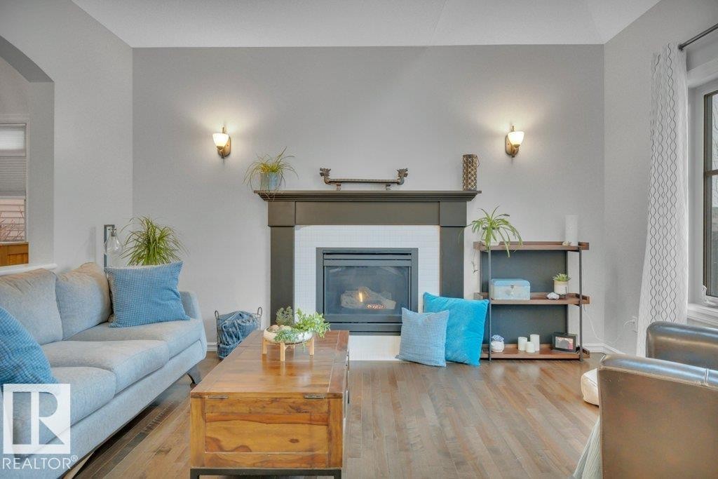 2663 Anderson Crescent, Edmonton, AB - Indoor Photo Showing Living Room With Fireplace