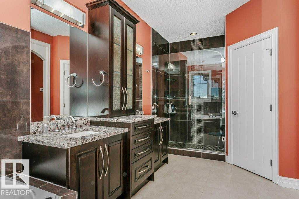 1211 Adamson Drive, Edmonton, AB - Indoor Photo Showing Bathroom