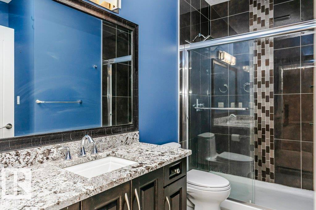 1211 Adamson Drive, Edmonton, AB - Indoor Photo Showing Bathroom