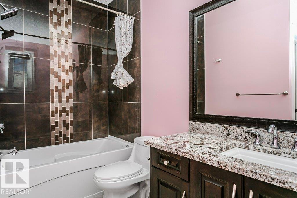 1211 Adamson Drive, Edmonton, AB - Indoor Photo Showing Bathroom
