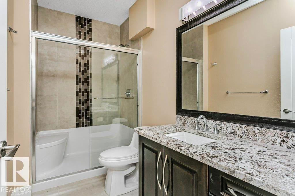 1211 Adamson Drive, Edmonton, AB - Indoor Photo Showing Bathroom