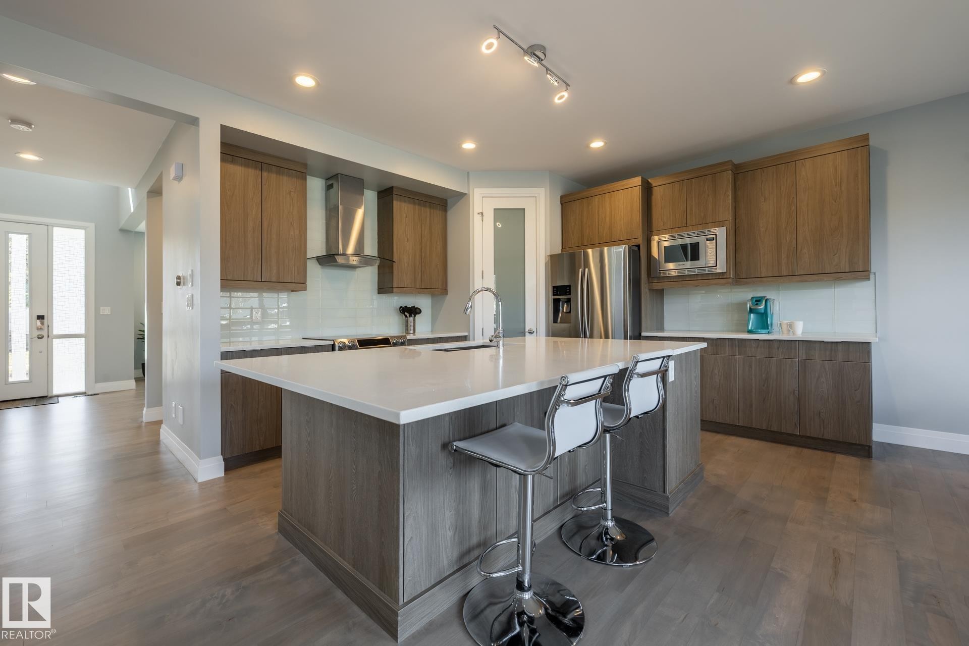 10936 71 Avenue, Edmonton, AB - Indoor Photo Showing Kitchen With Upgraded Kitchen