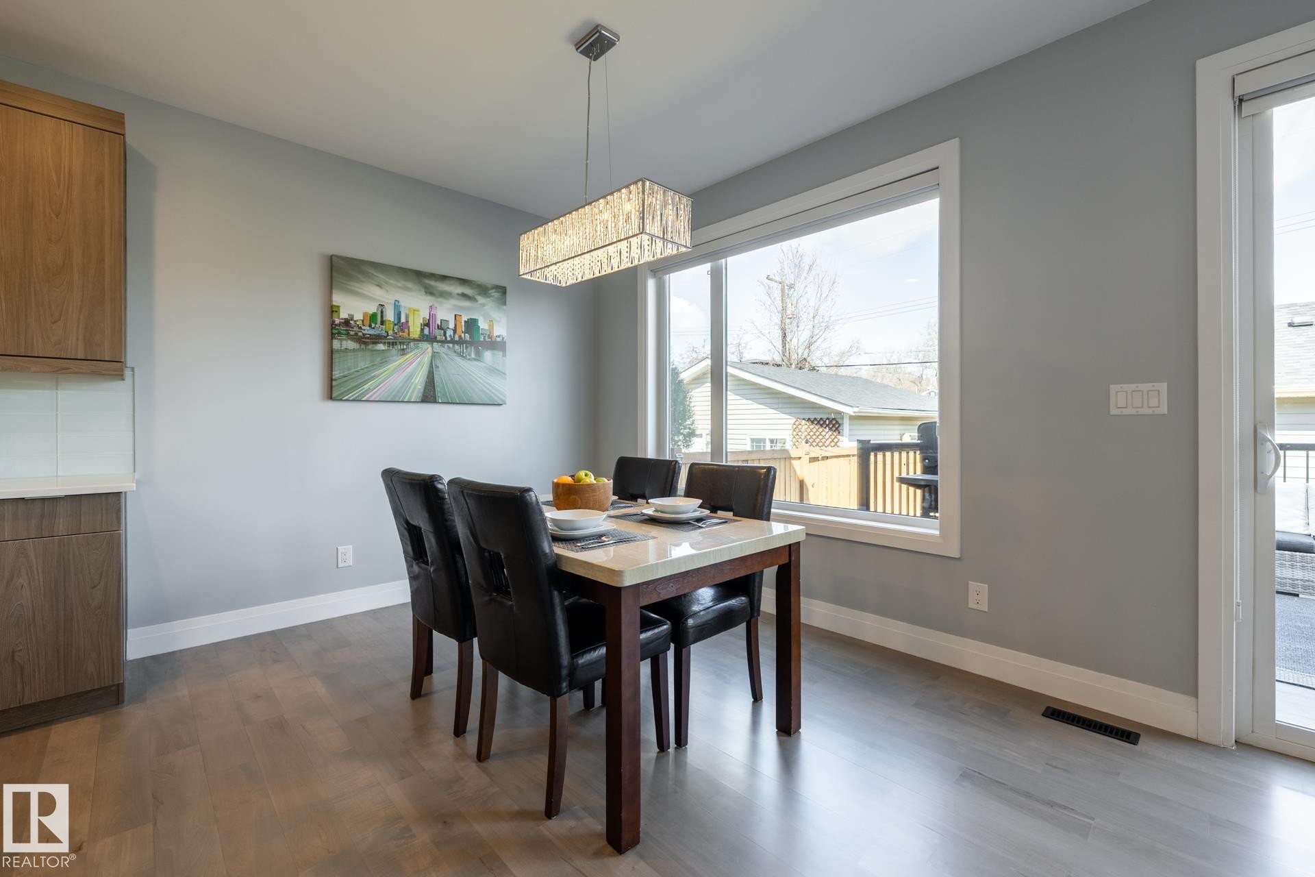 10936 71 Avenue, Edmonton, AB - Indoor Photo Showing Dining Room