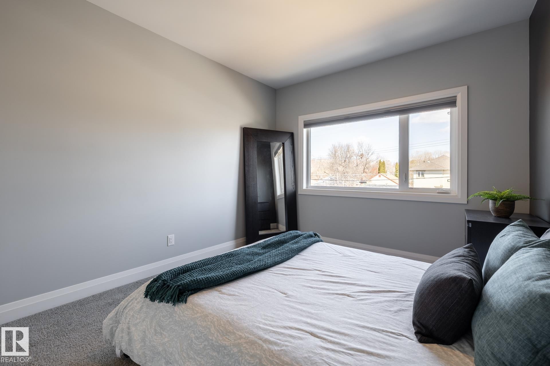 10936 71 Avenue, Edmonton, AB - Indoor Photo Showing Bedroom