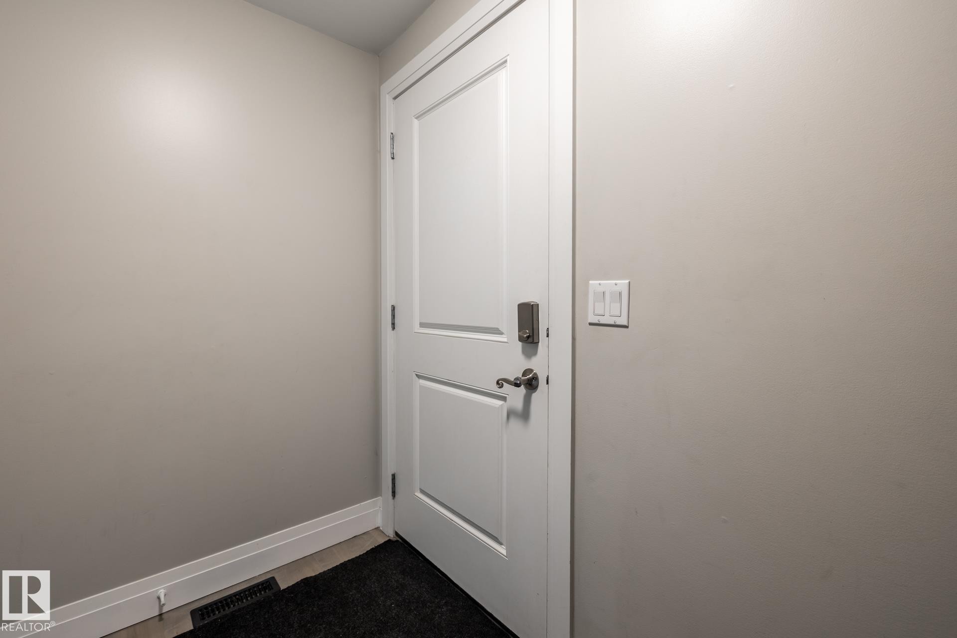 10936 71 Avenue, Edmonton, AB - Indoor Photo Showing Other Room