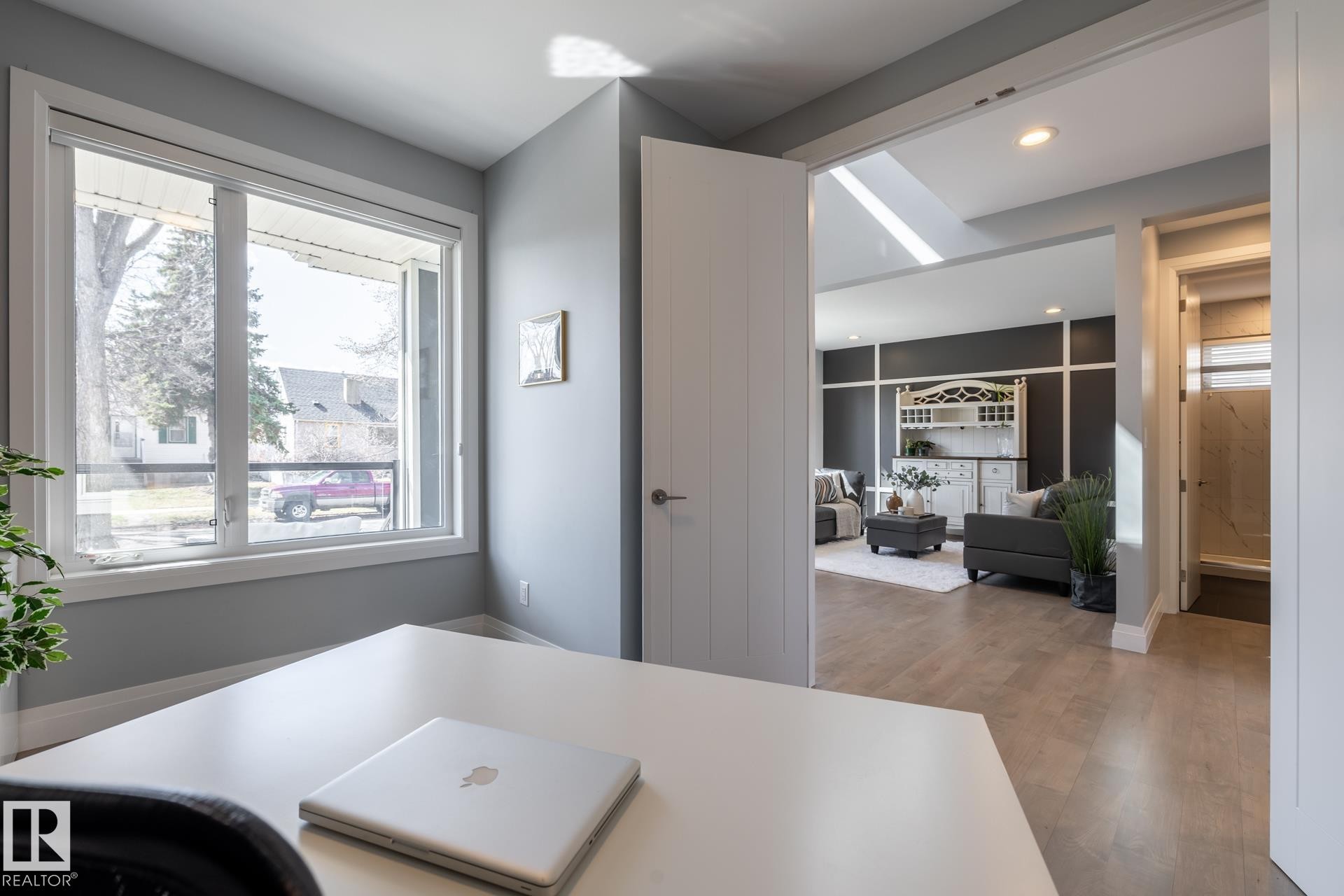 10936 71 Avenue, Edmonton, AB - Indoor