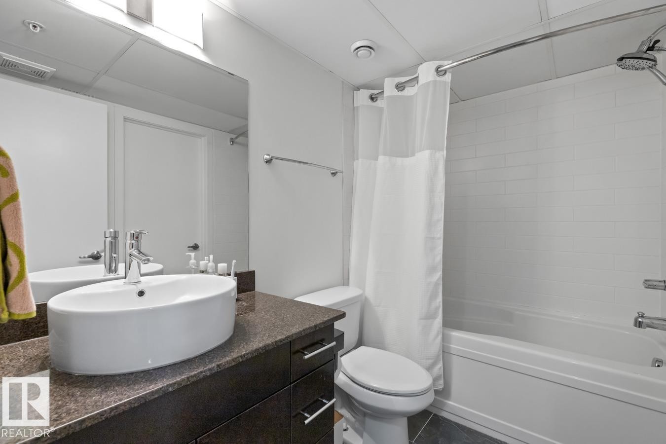 408 11203 103A Avenue, Edmonton, AB - Indoor Photo Showing Bathroom