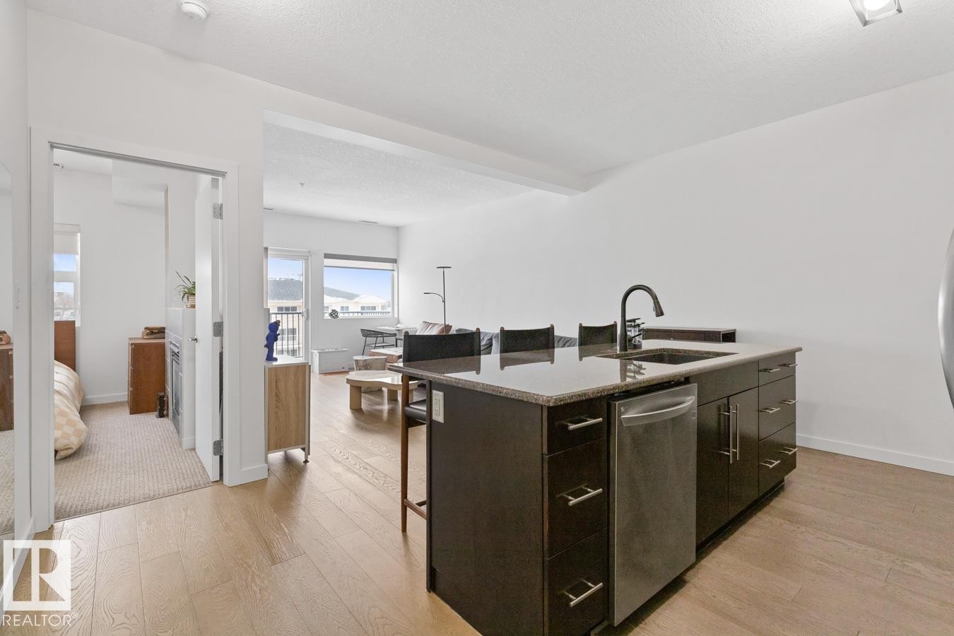408 11203 103A Avenue, Edmonton, AB - Indoor Photo Showing Kitchen