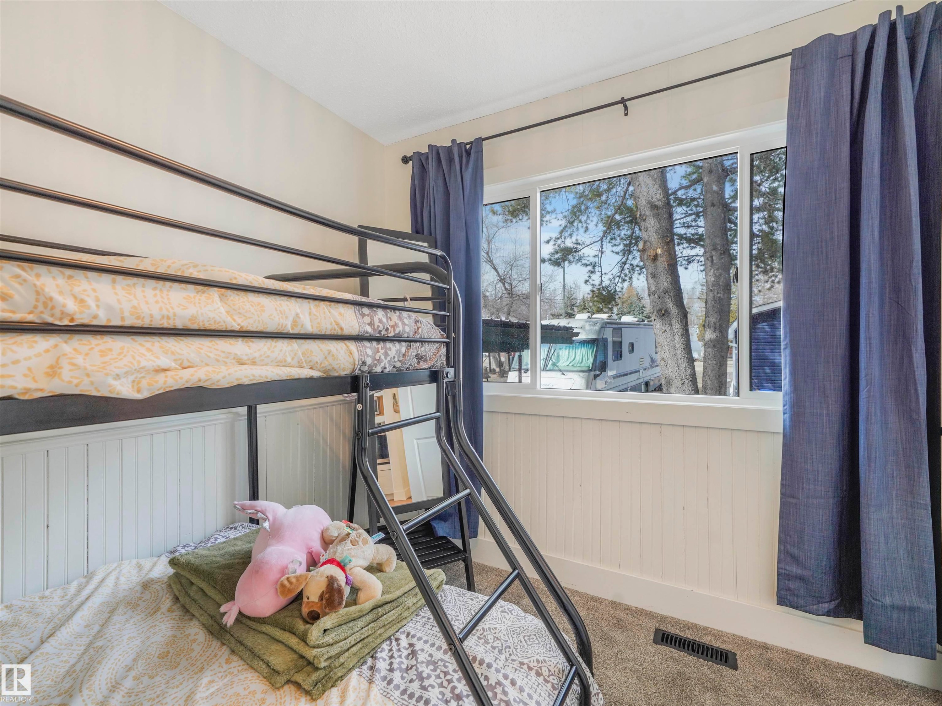 809 8 Street, Rural Lac Ste. Anne County, AB - Indoor