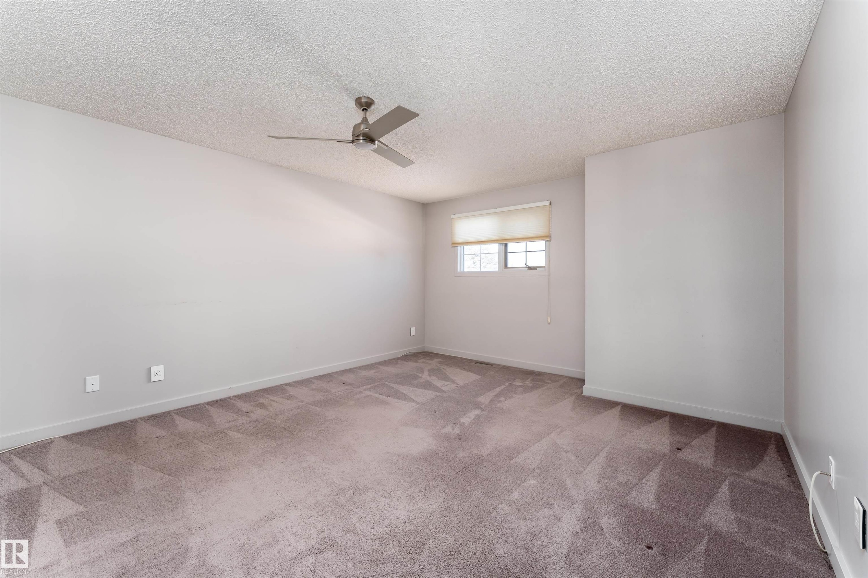 174 Oeming Road, Edmonton, AB - Indoor Photo Showing Other Room