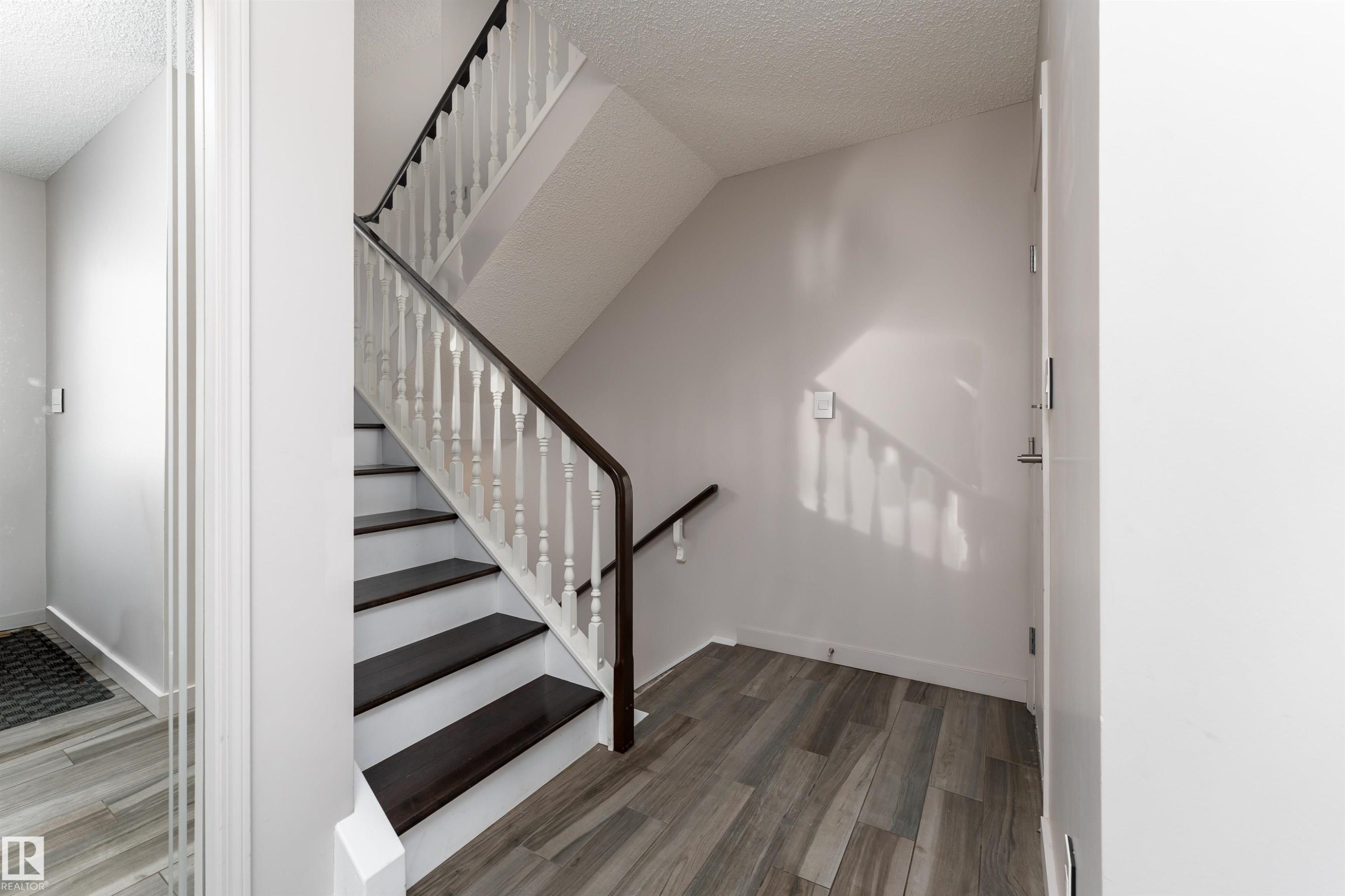 174 Oeming Road, Edmonton, AB - Indoor Photo Showing Other Room