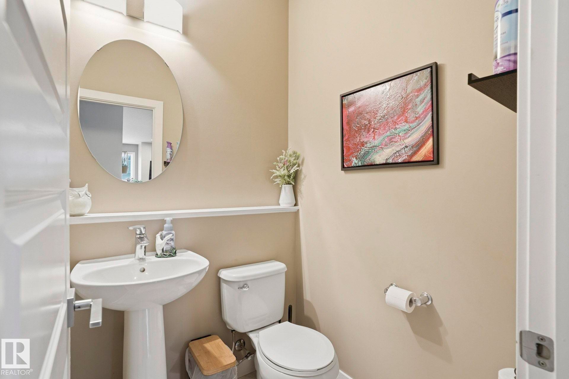 2236 Calhoun Link Link, Edmonton, AB - Indoor Photo Showing Bathroom