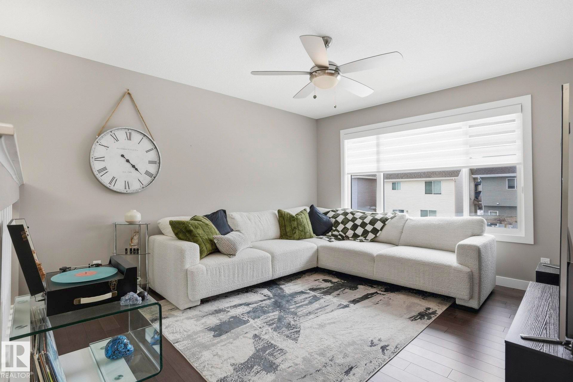 2236 Calhoun Link Link, Edmonton, AB - Indoor Photo Showing Living Room