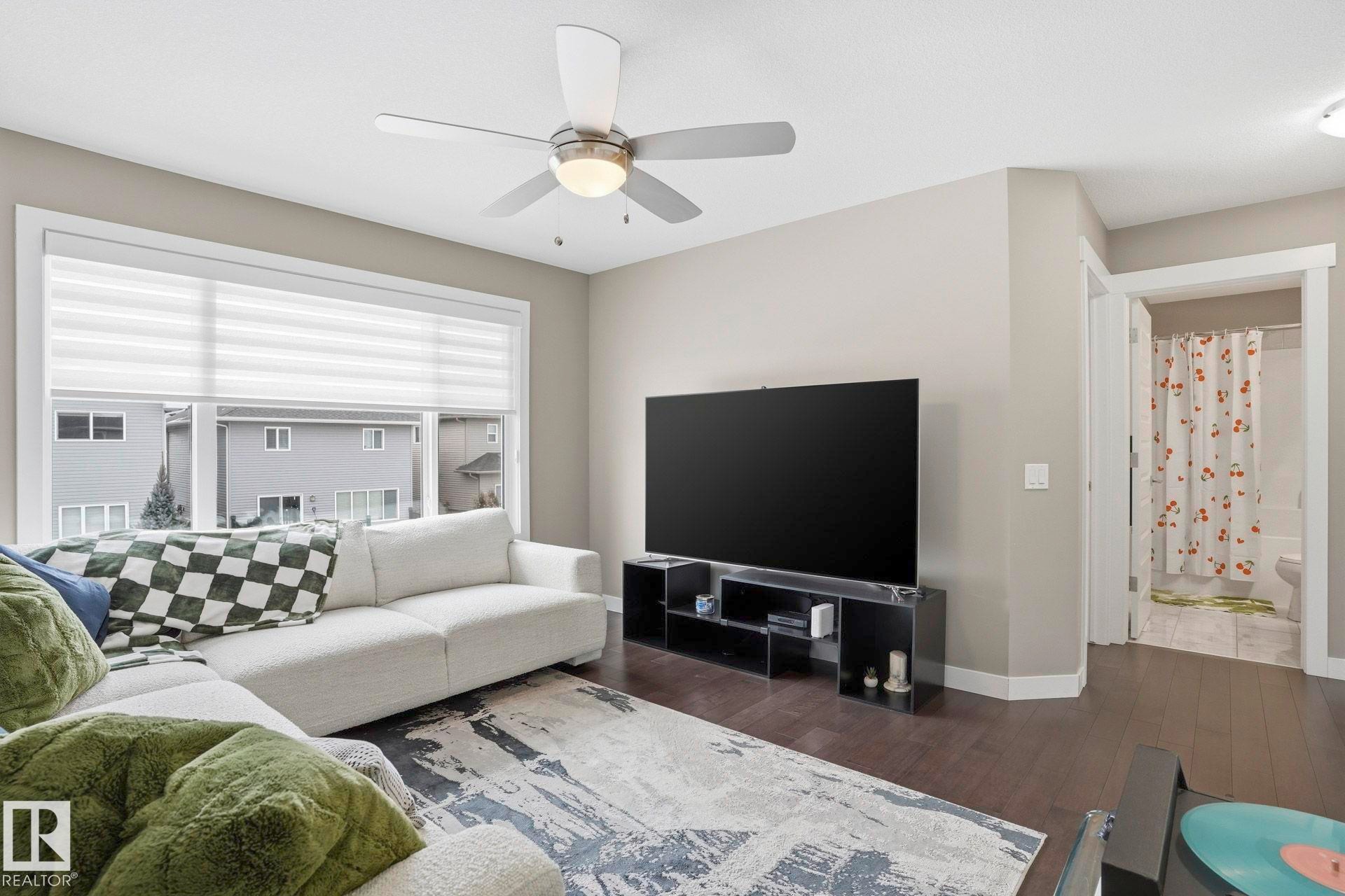 2236 Calhoun Link Link, Edmonton, AB - Indoor Photo Showing Living Room