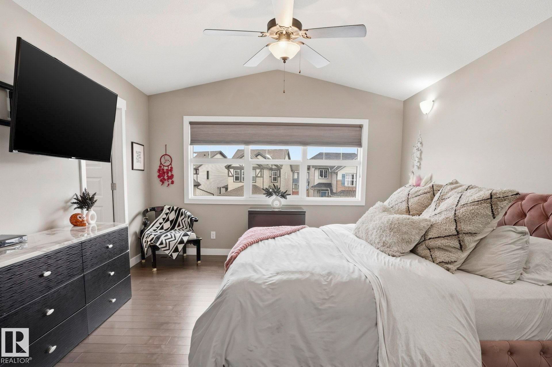 2236 Calhoun Link Link, Edmonton, AB - Indoor Photo Showing Bedroom