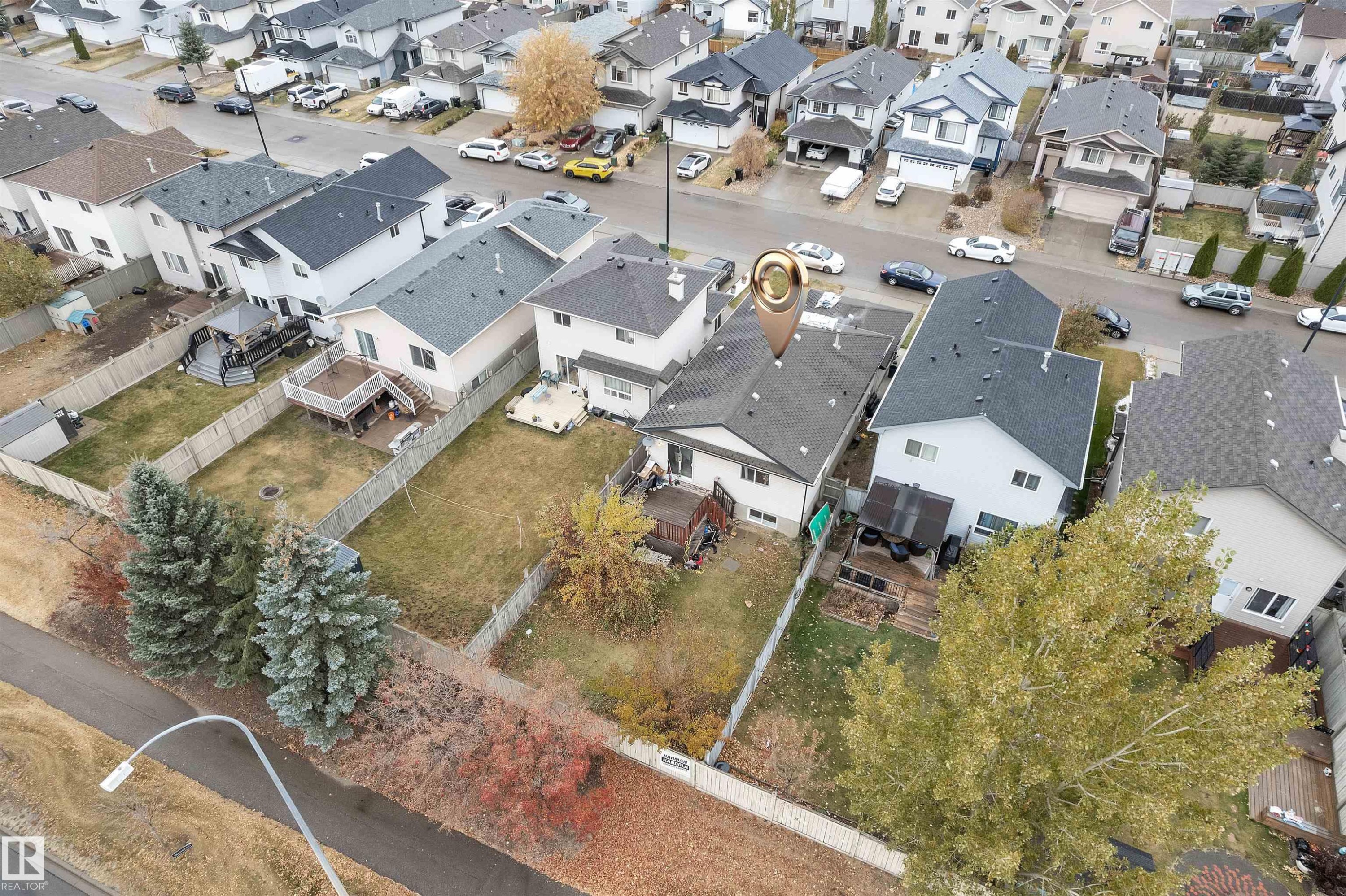 View of property location with nearby suburban area - 3307 24 Avenue, Edmonton, AB - With View