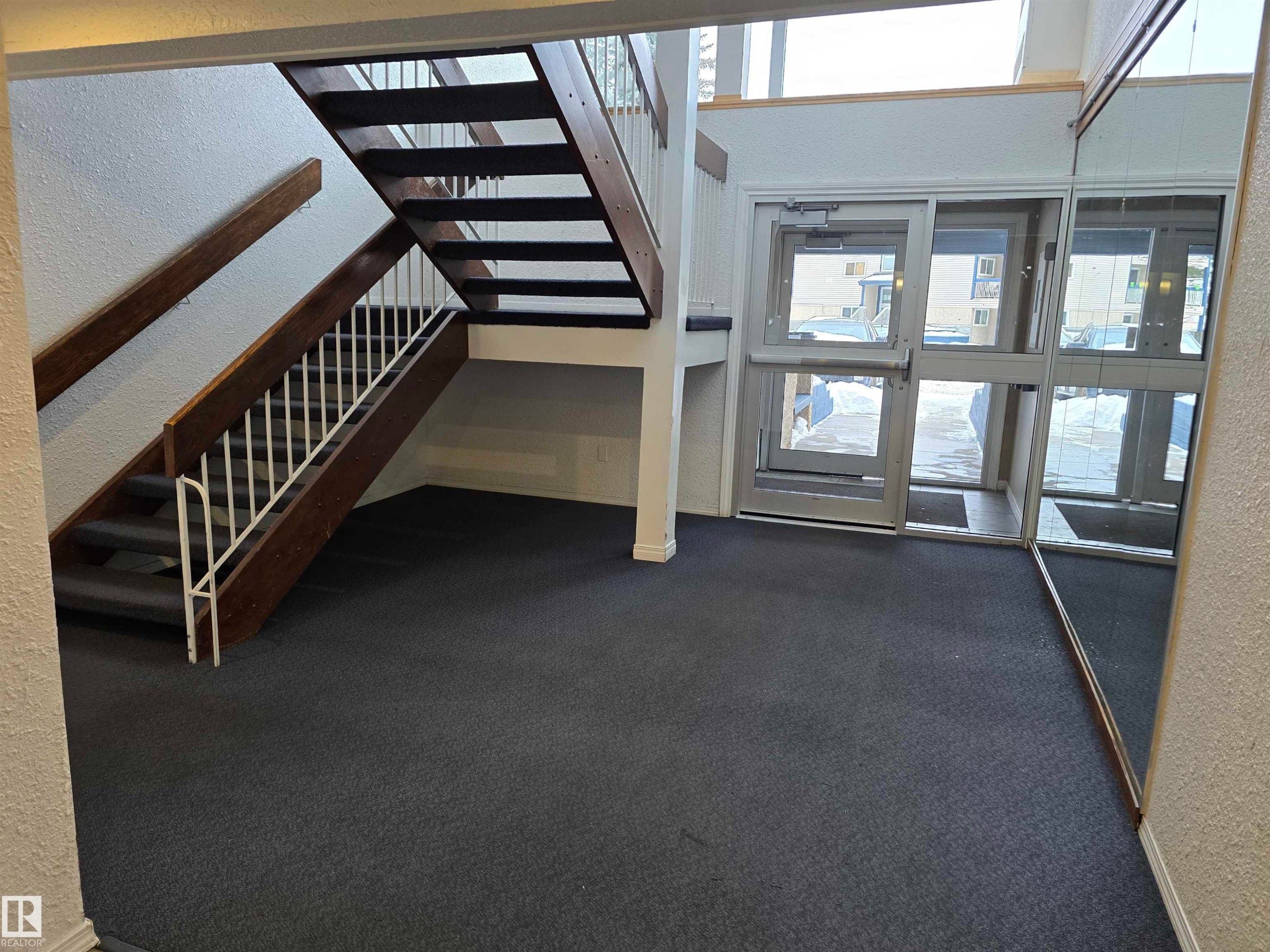 Edmonton, AB - Indoor Photo Showing Other Room