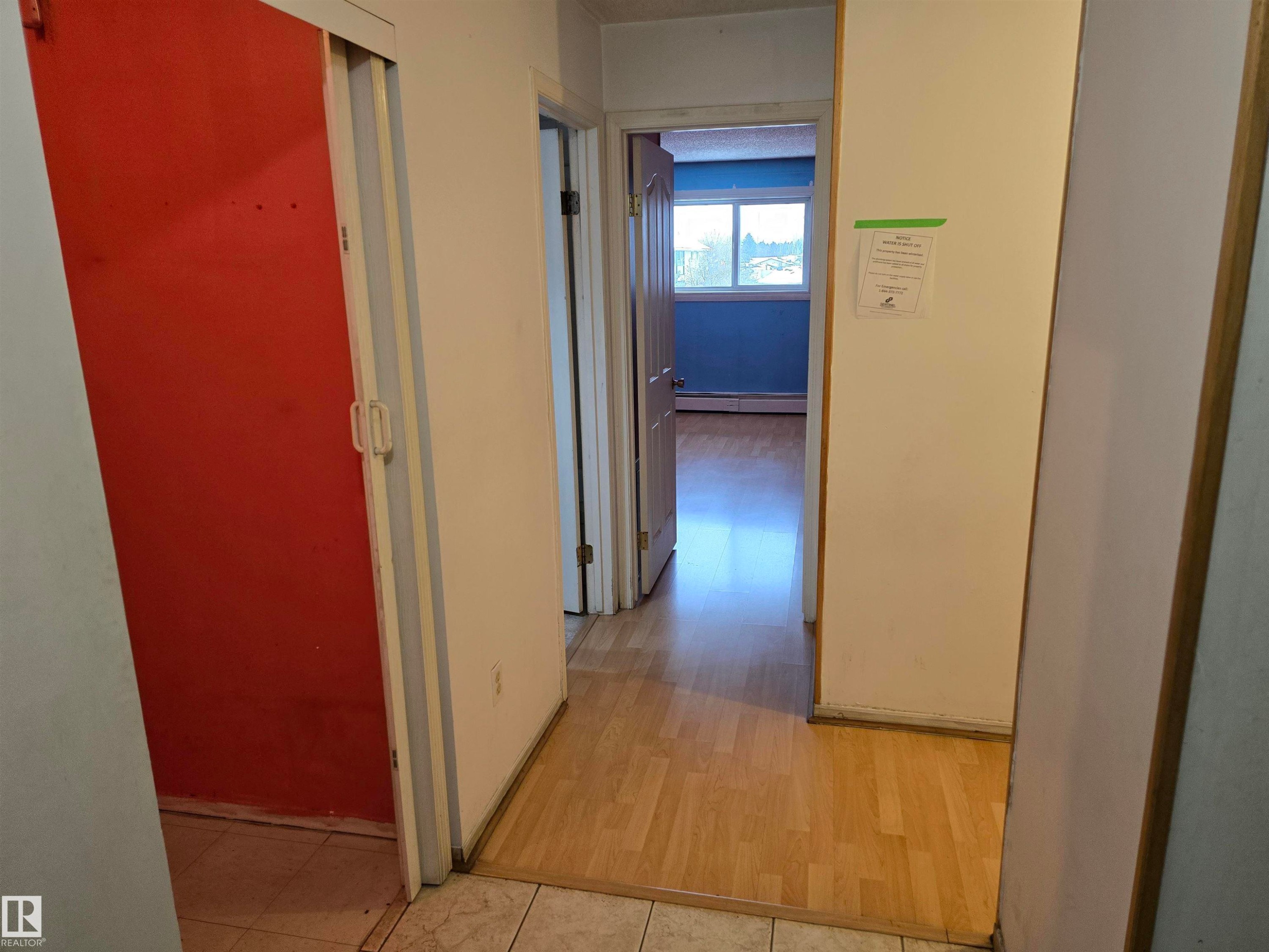 Edmonton, AB - Indoor Photo Showing Other Room