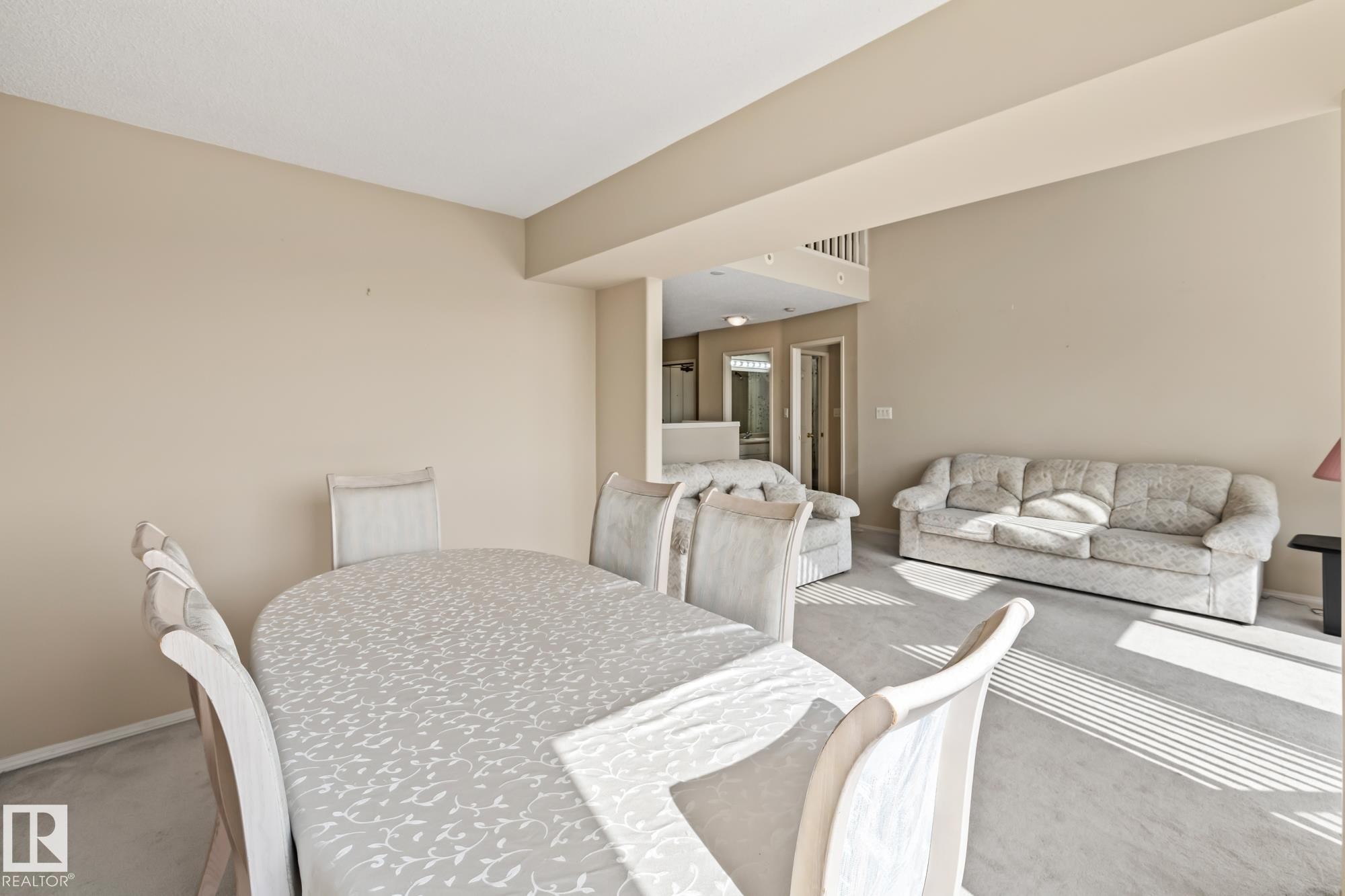 500 182 Haddow Close, Edmonton, AB - Indoor Photo Showing Dining Room