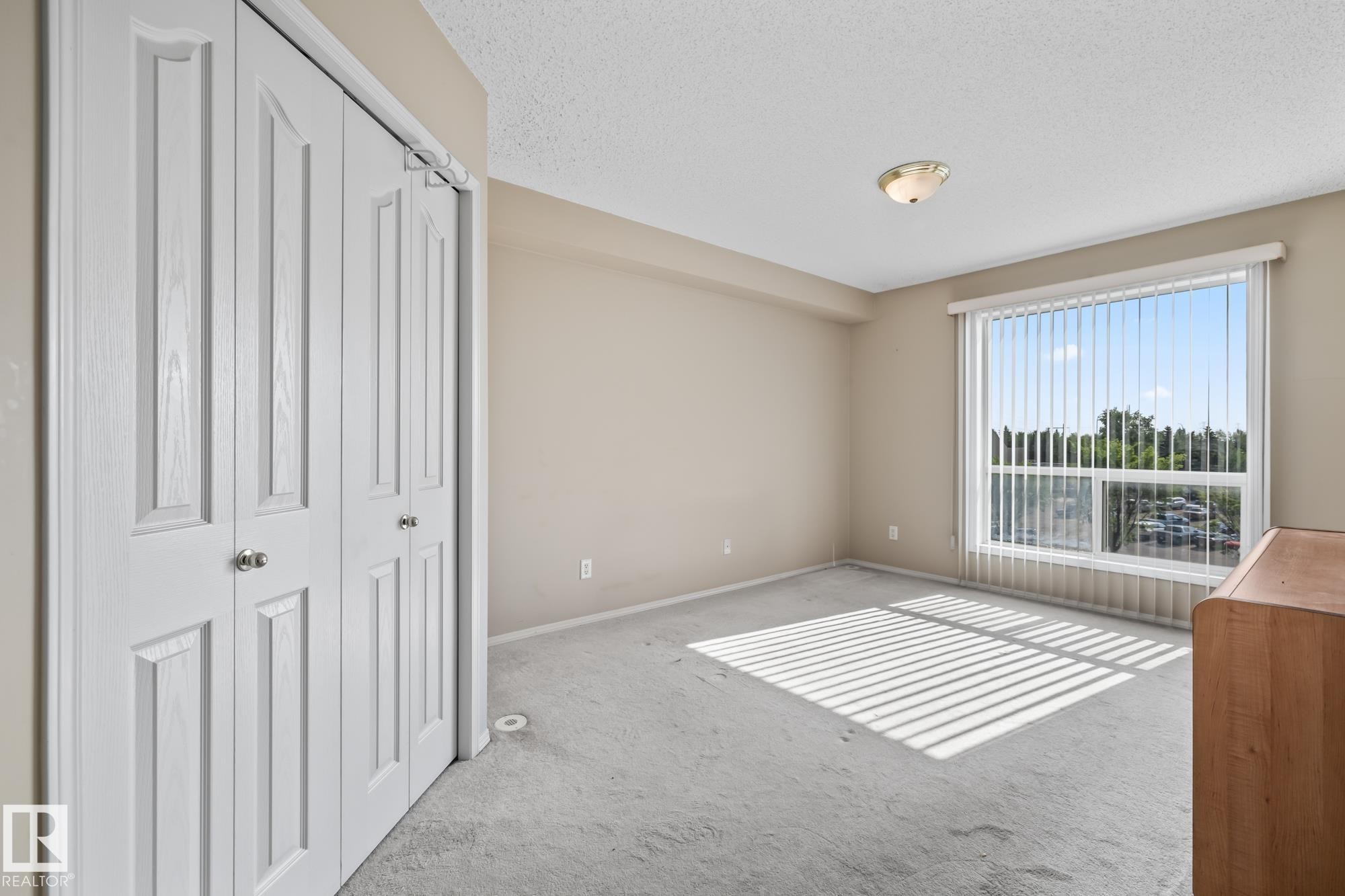 500 182 Haddow Close, Edmonton, AB - Indoor Photo Showing Other Room
