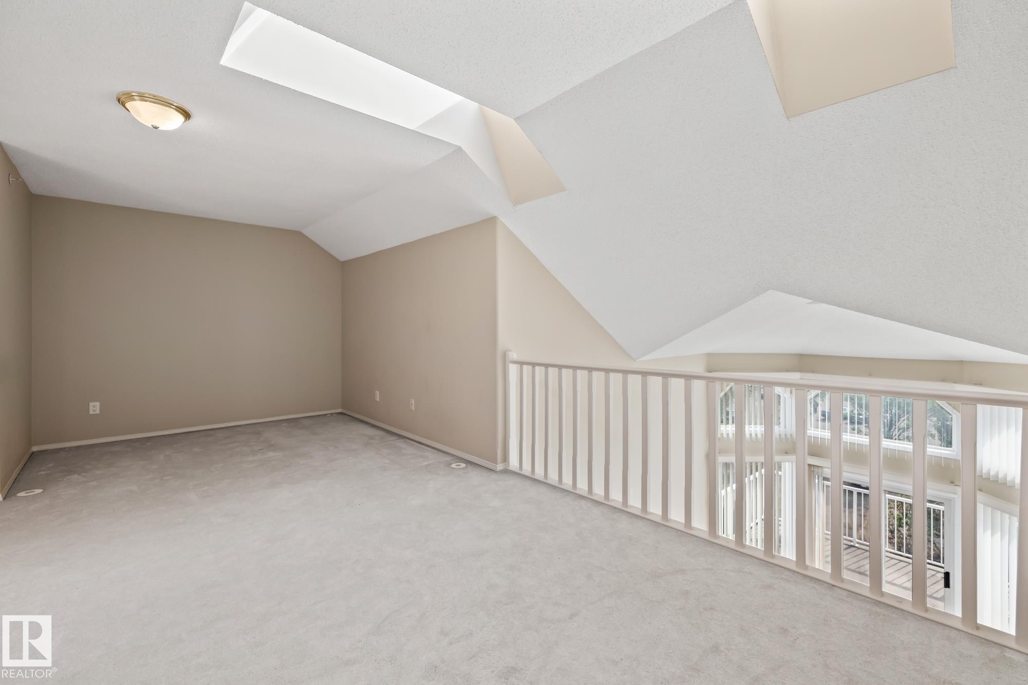 500 182 Haddow Close, Edmonton, AB - Indoor Photo Showing Other Room