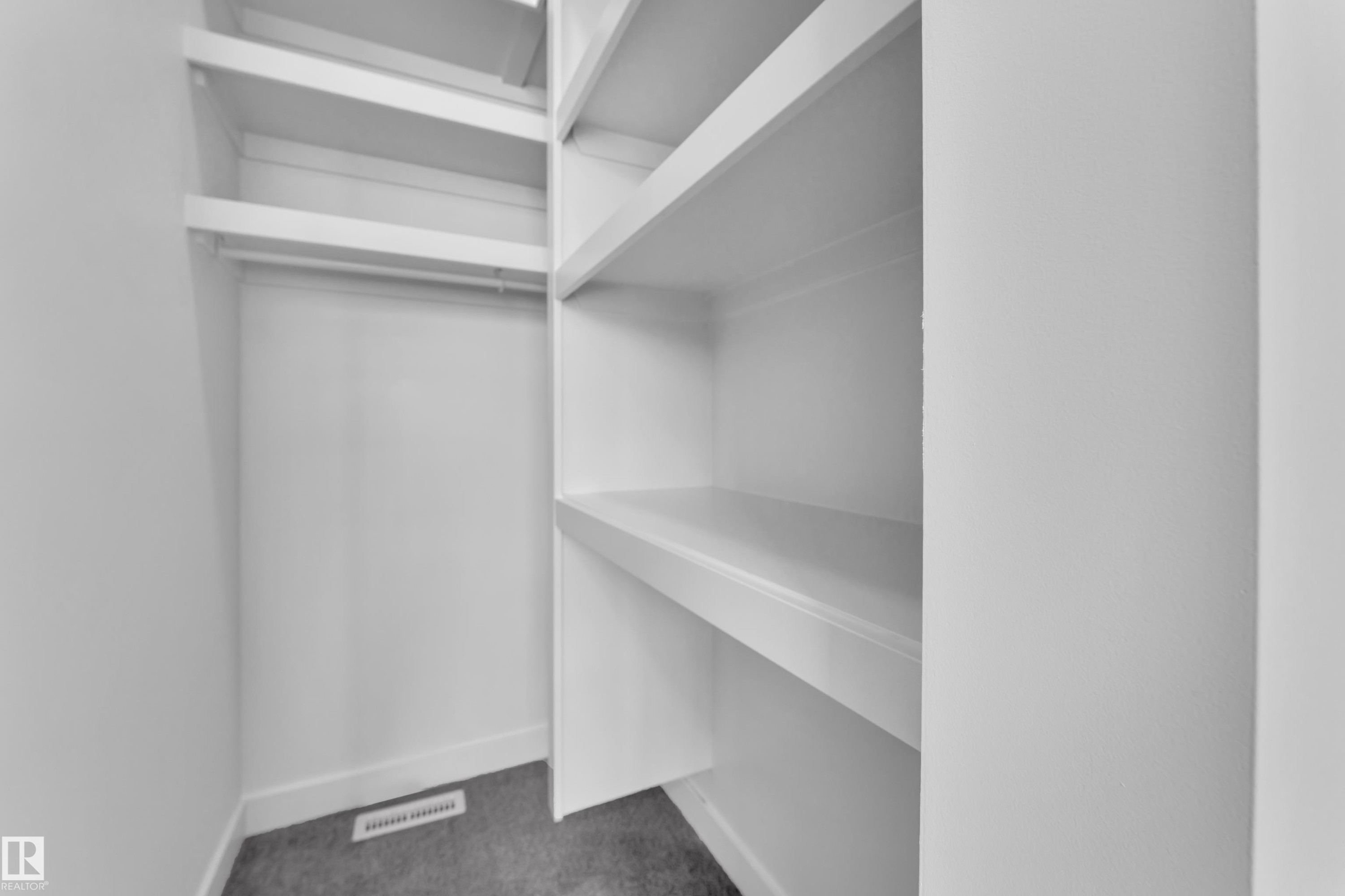 36 Grayson Green, Stony Plain, AB - Indoor With Storage