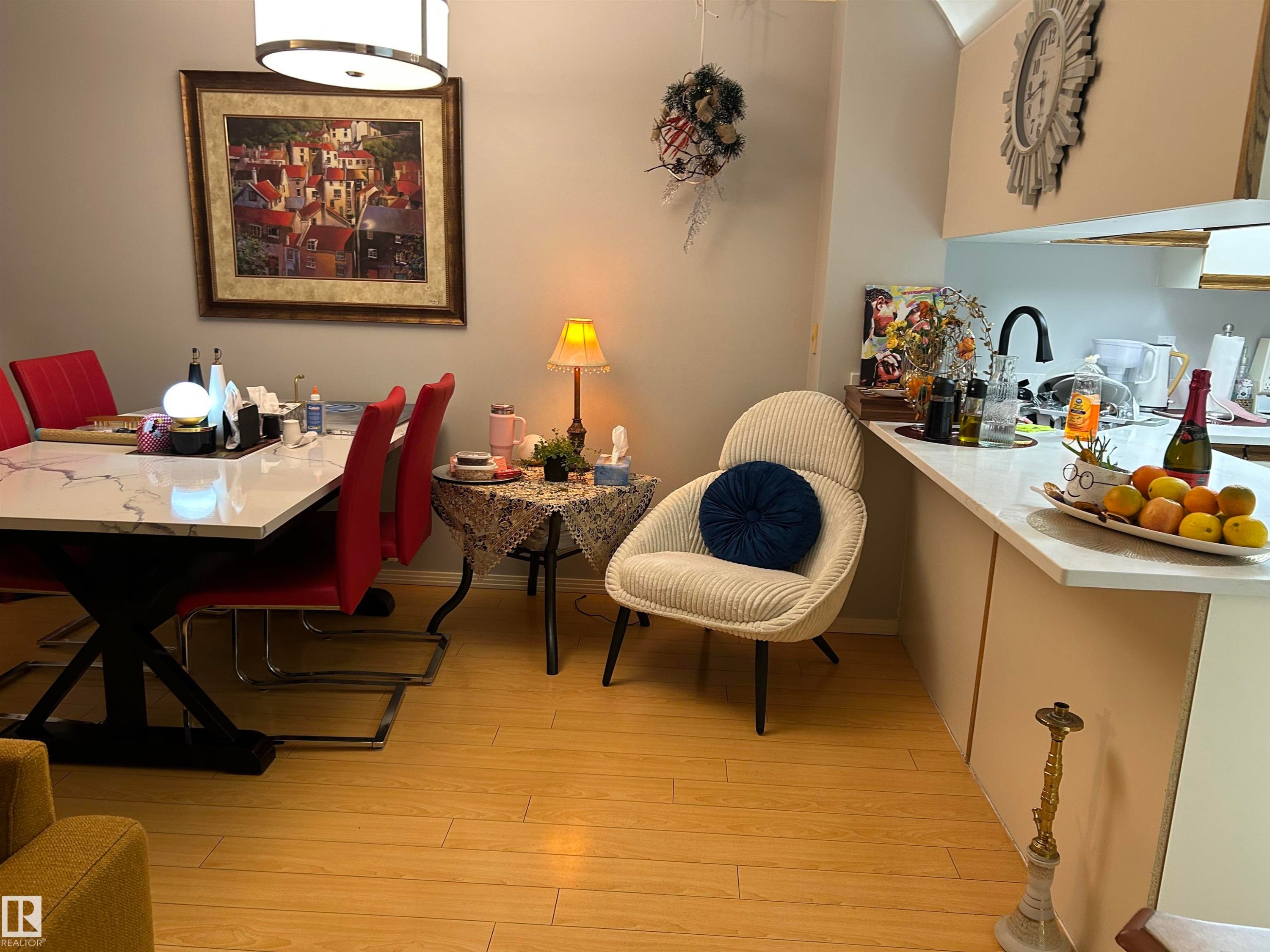 Dining area featuring light wood-type flooring and baseboards - 202 18020 95 Avenue, Edmonton, AB - Indoor