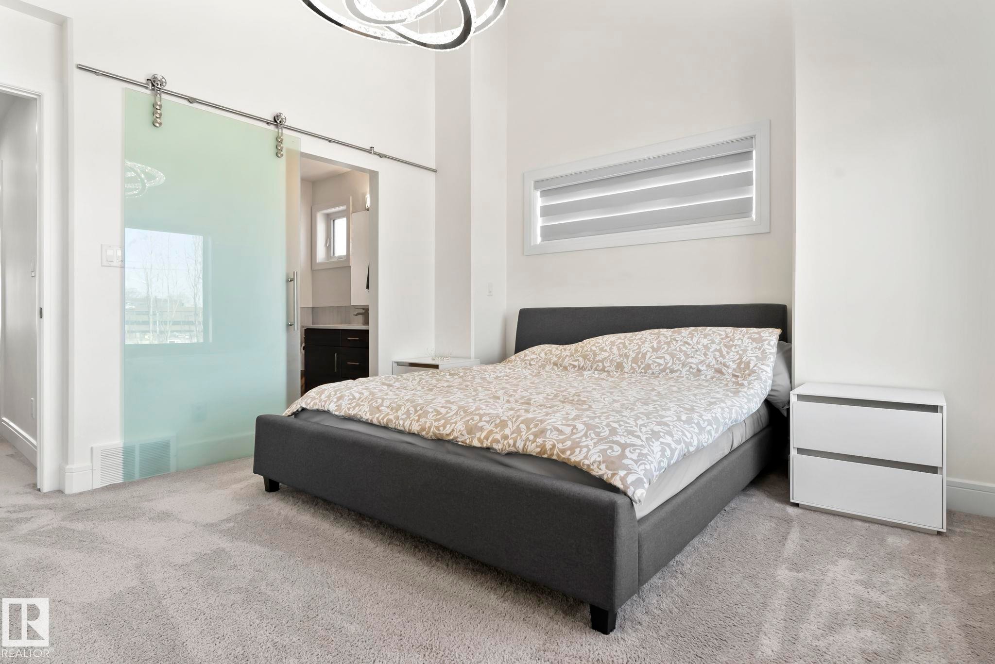 14041 101A Avenue, Edmonton, AB - Indoor Photo Showing Bedroom