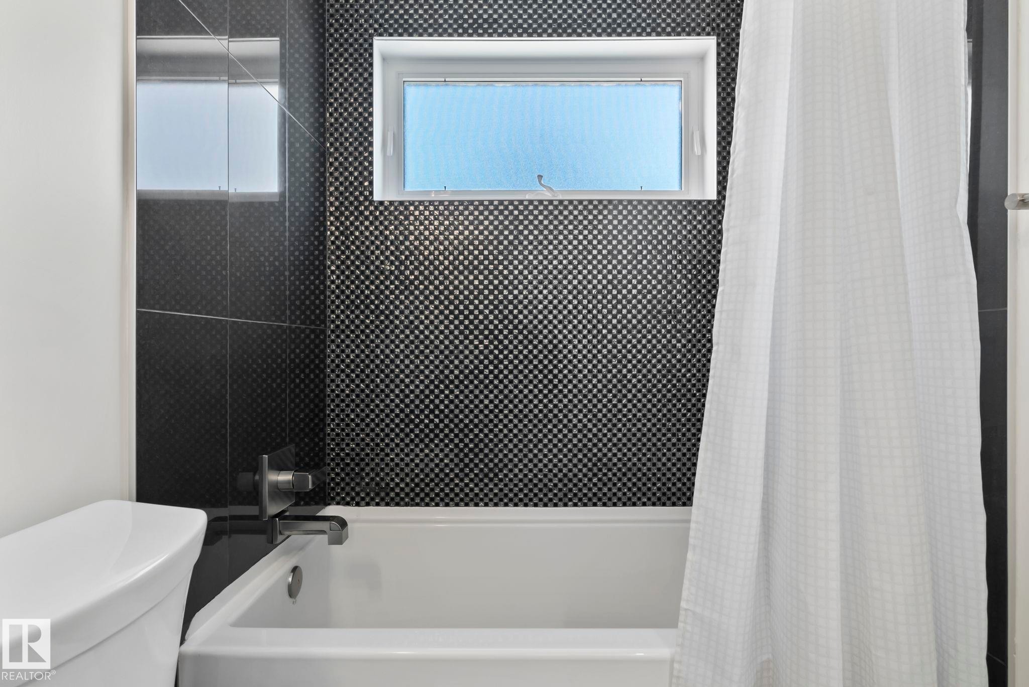 14041 101A Avenue, Edmonton, AB - Indoor