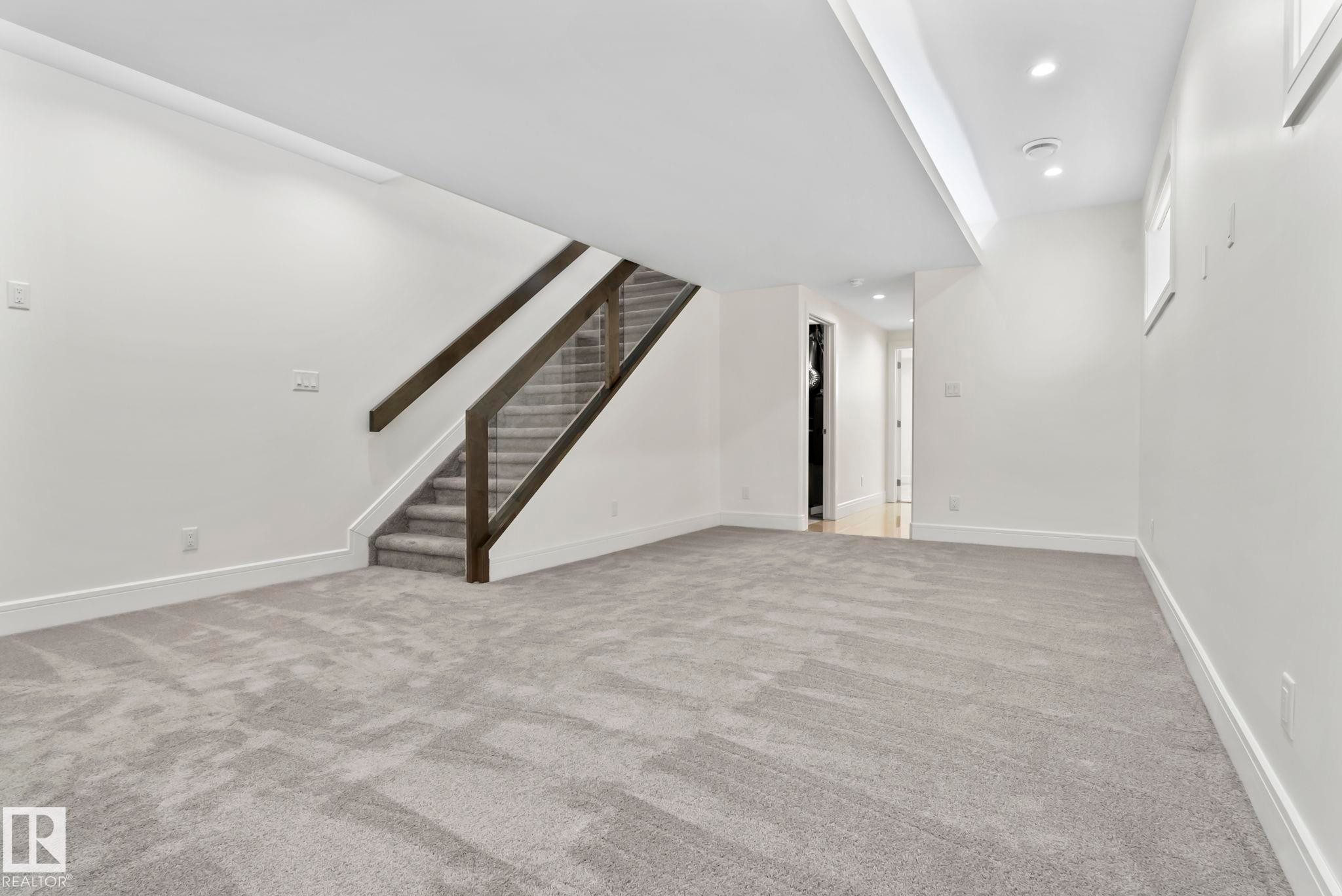 14041 101A Avenue, Edmonton, AB - Indoor Photo Showing Other Room